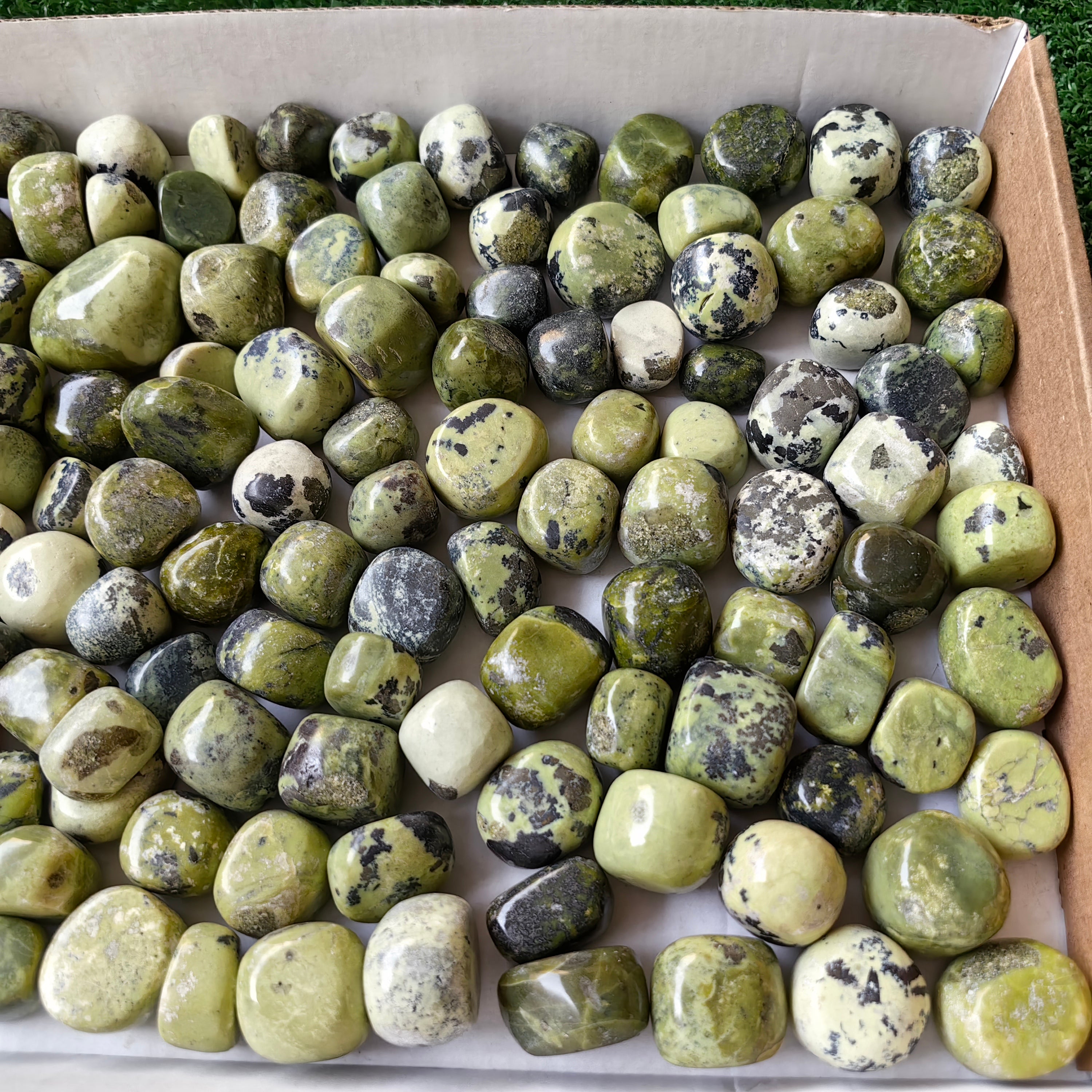 2 kg tumbled green serpentine