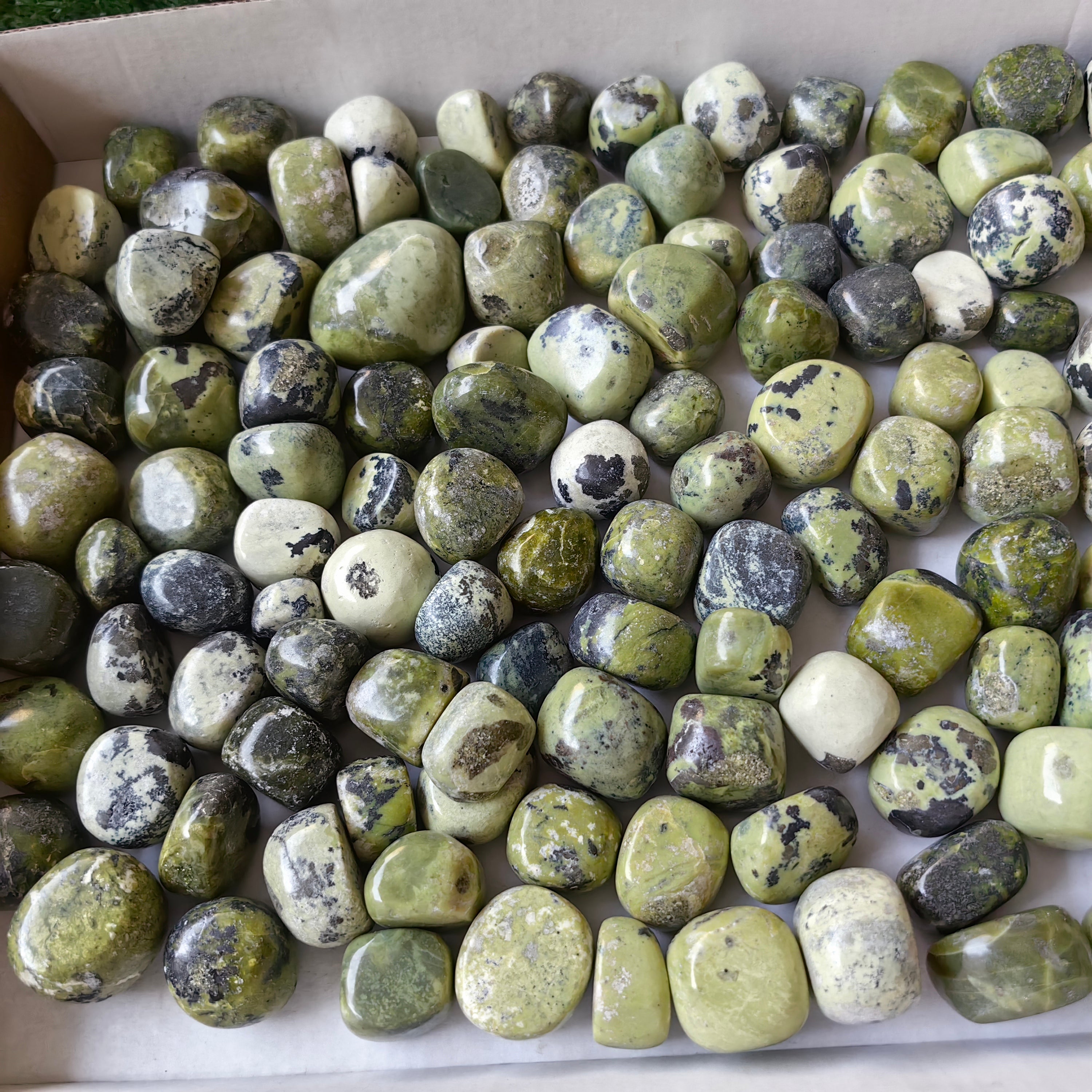 2 kg tumbled green serpentine