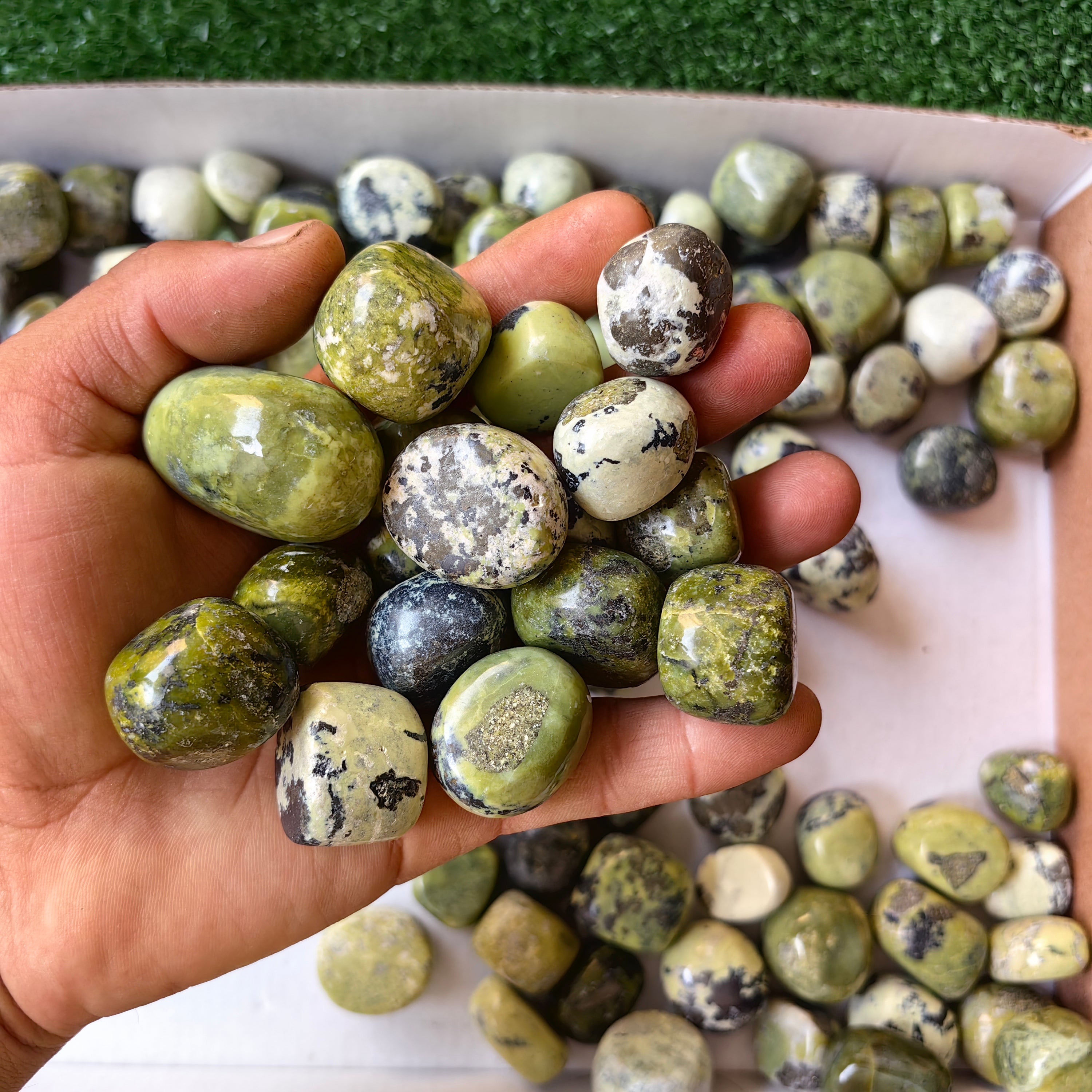 2 kg tumbled green serpentine