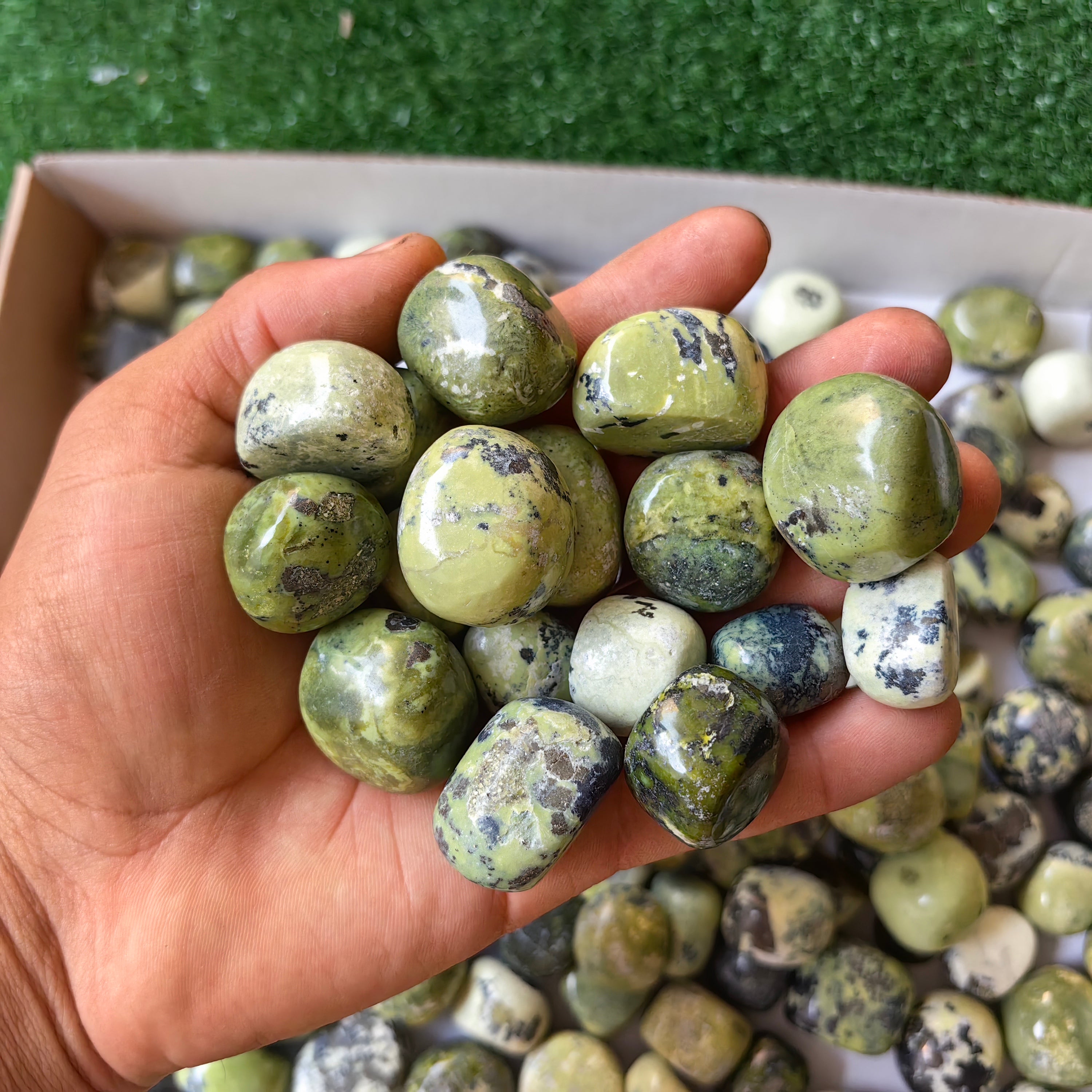 2 kg tumbled green serpentine
