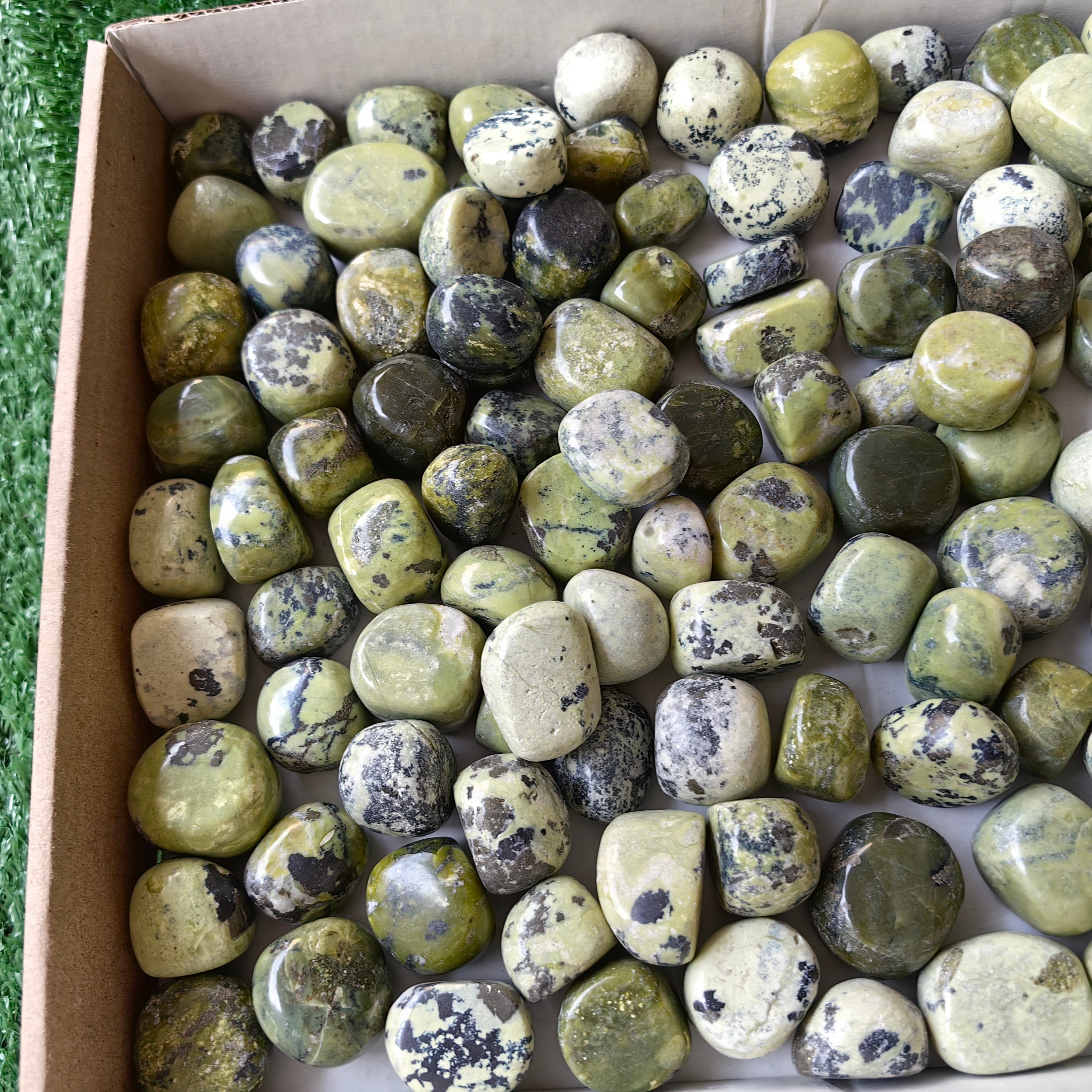 2 kg tumbled green serpentine