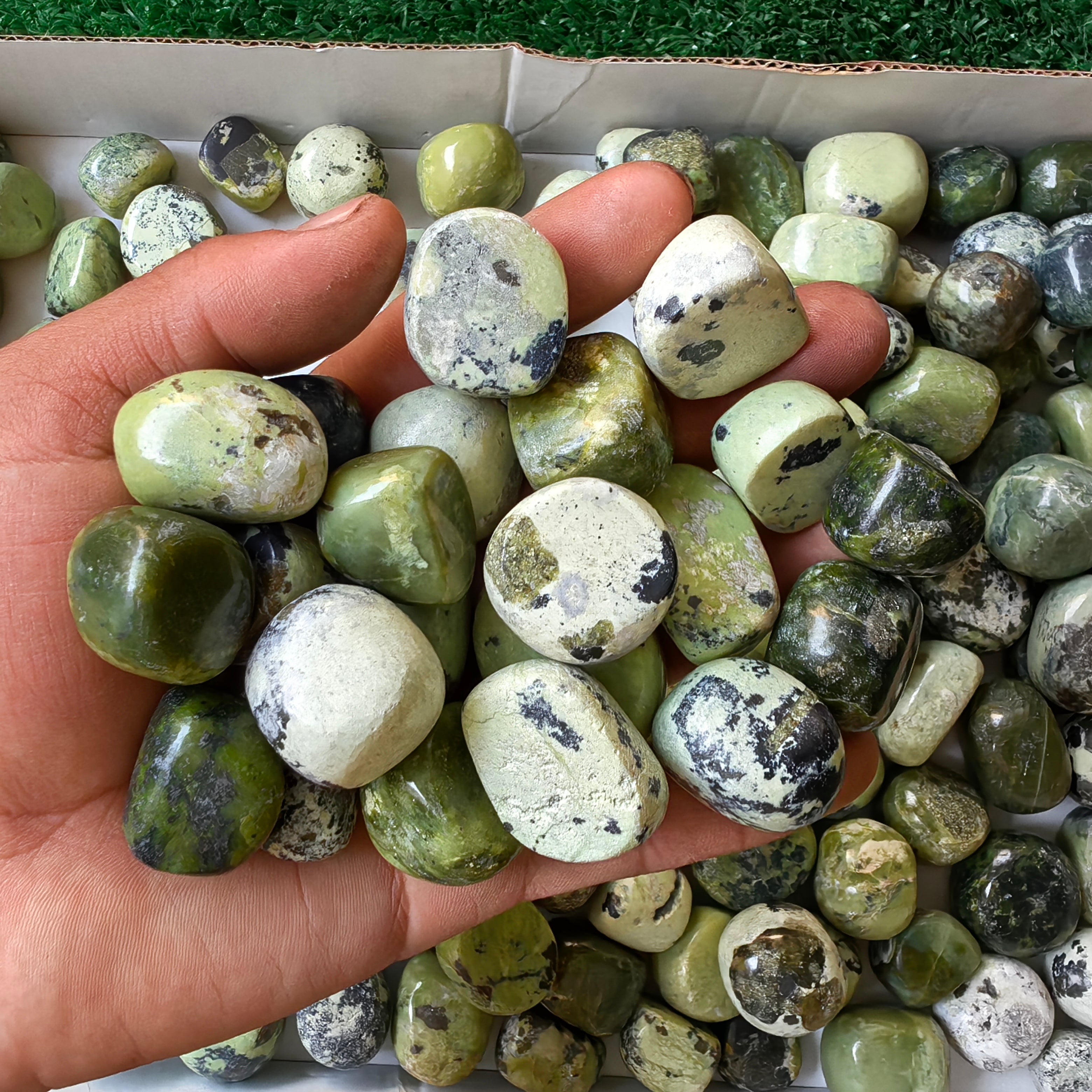 2 kg tumbled green serpentine
