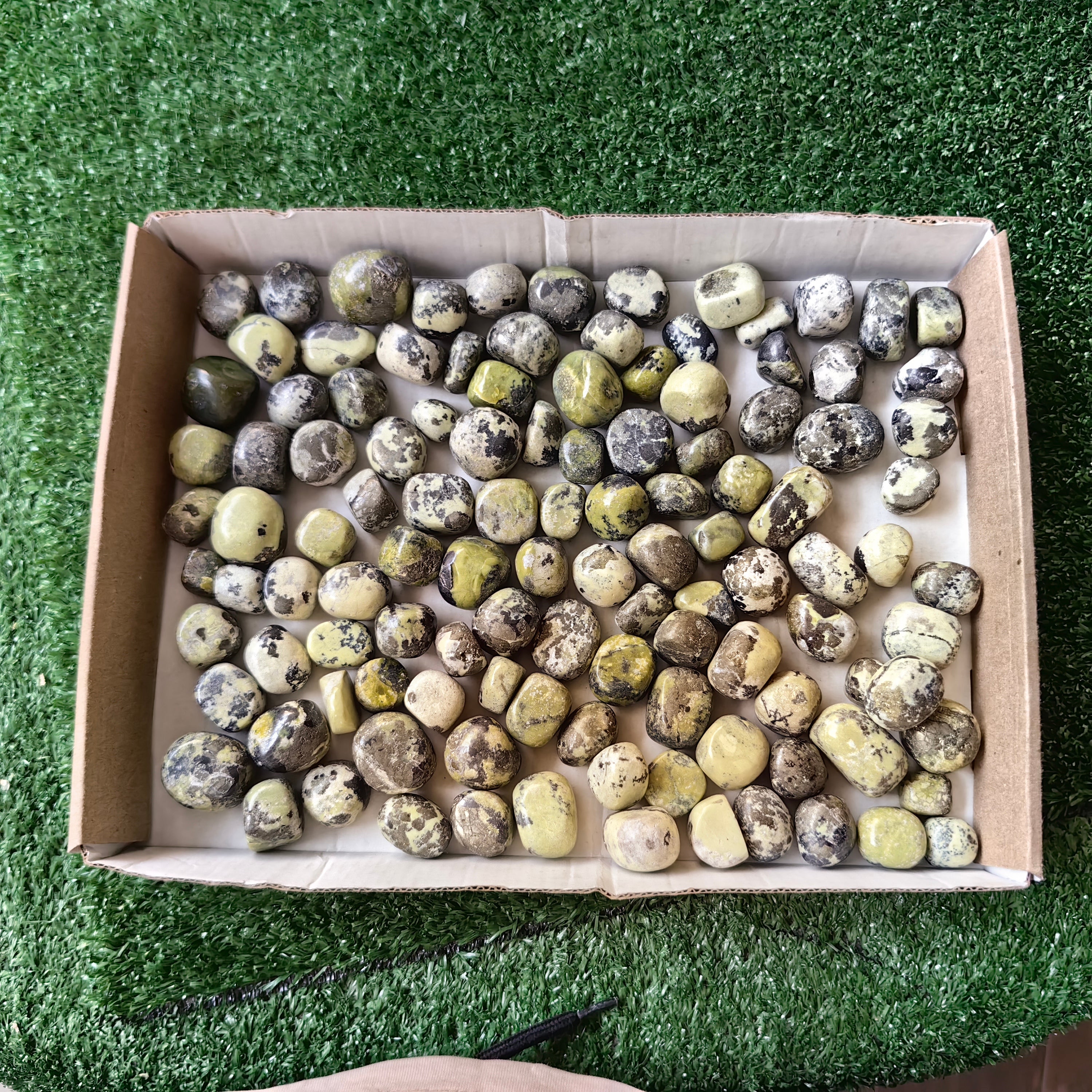 2 kg tumbled green serpentine