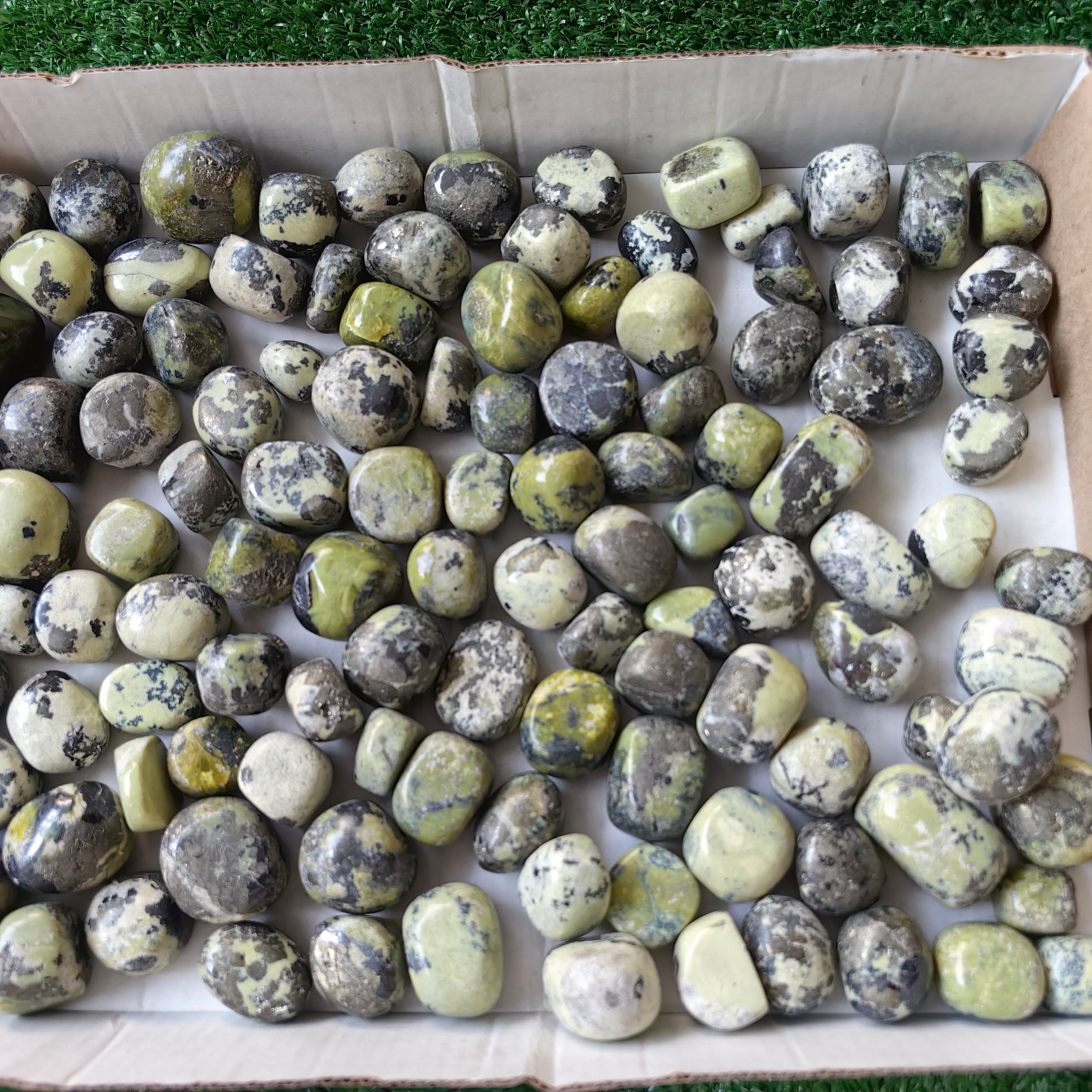 2 kg tumbled green serpentine