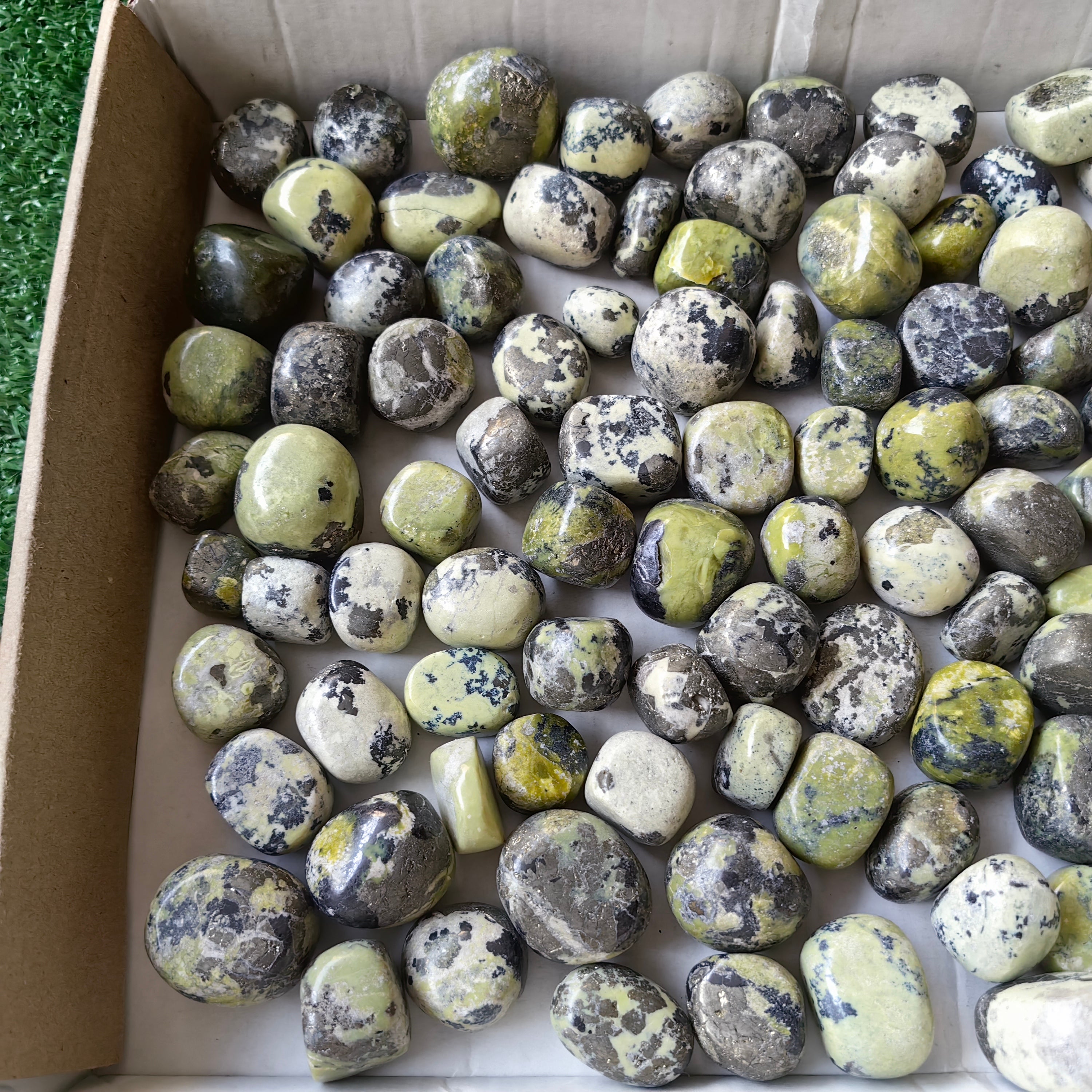 2 kg tumbled green serpentine