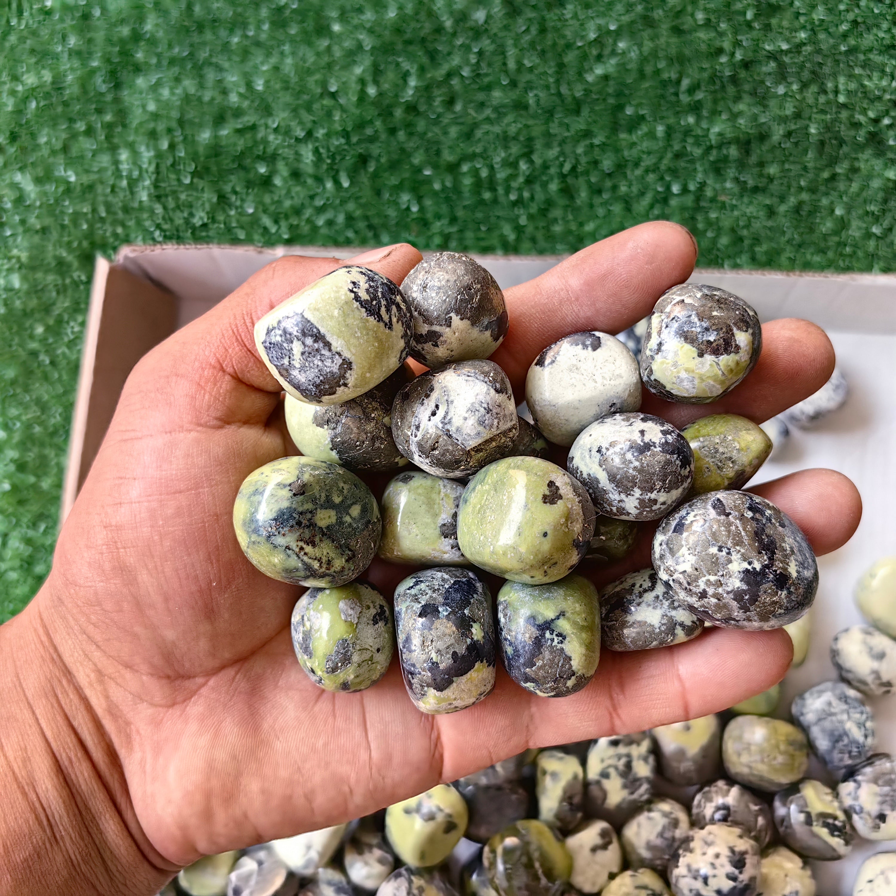 2 kg tumbled green serpentine