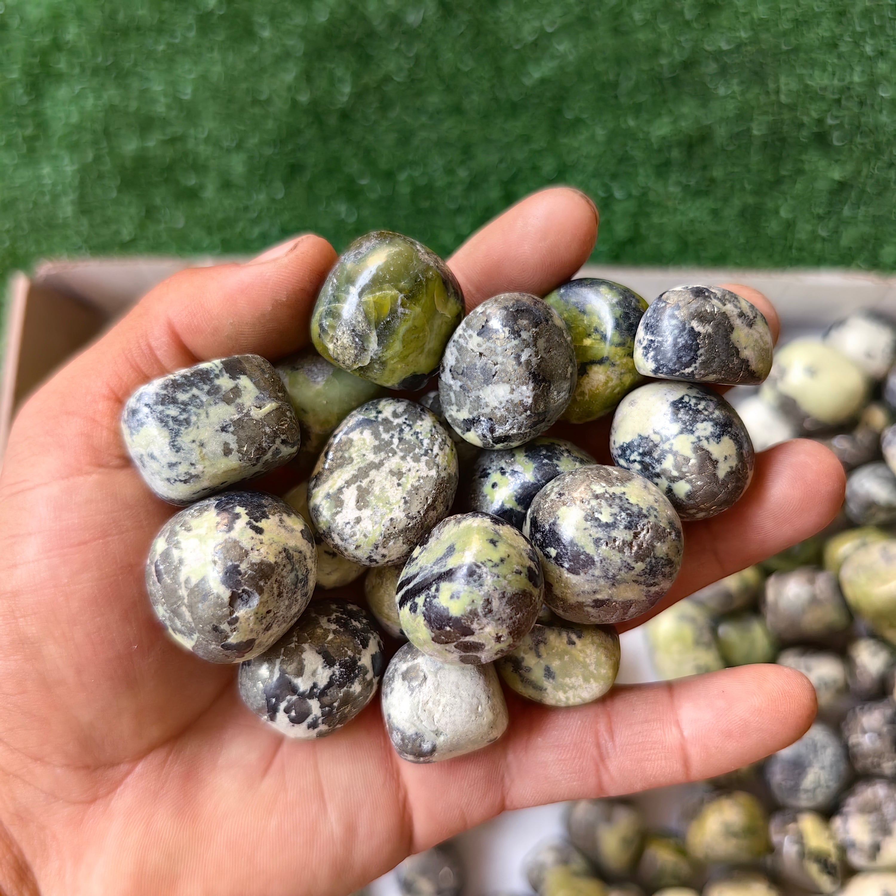 2 kg tumbled green serpentine