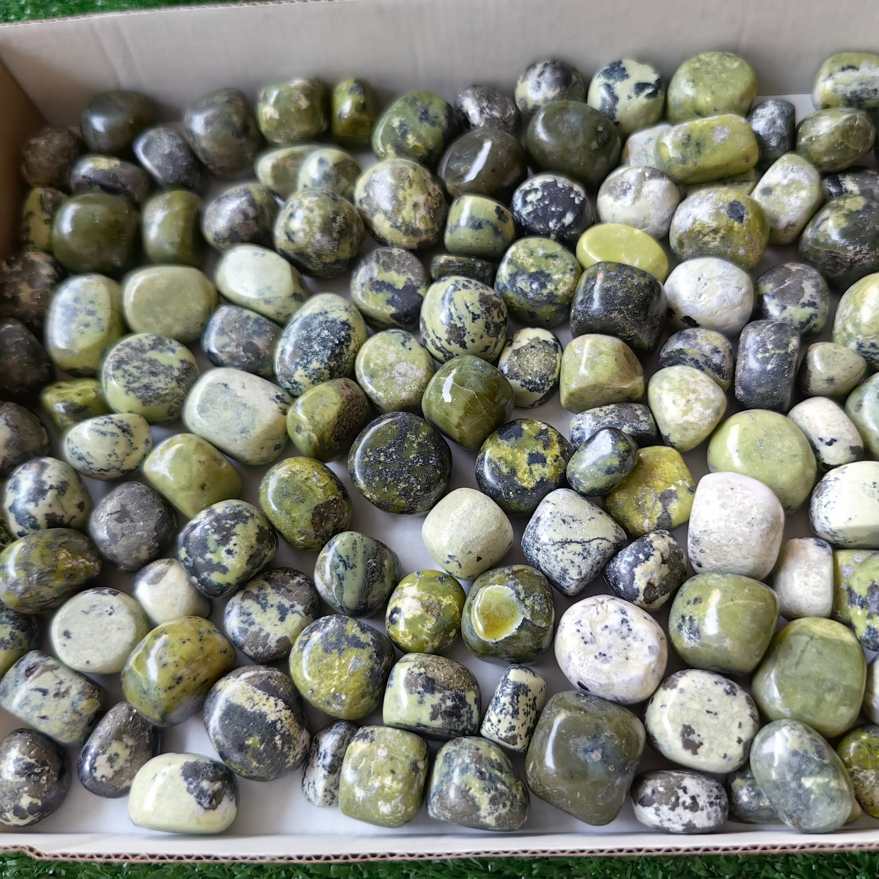 2 kg tumbled green serpentine