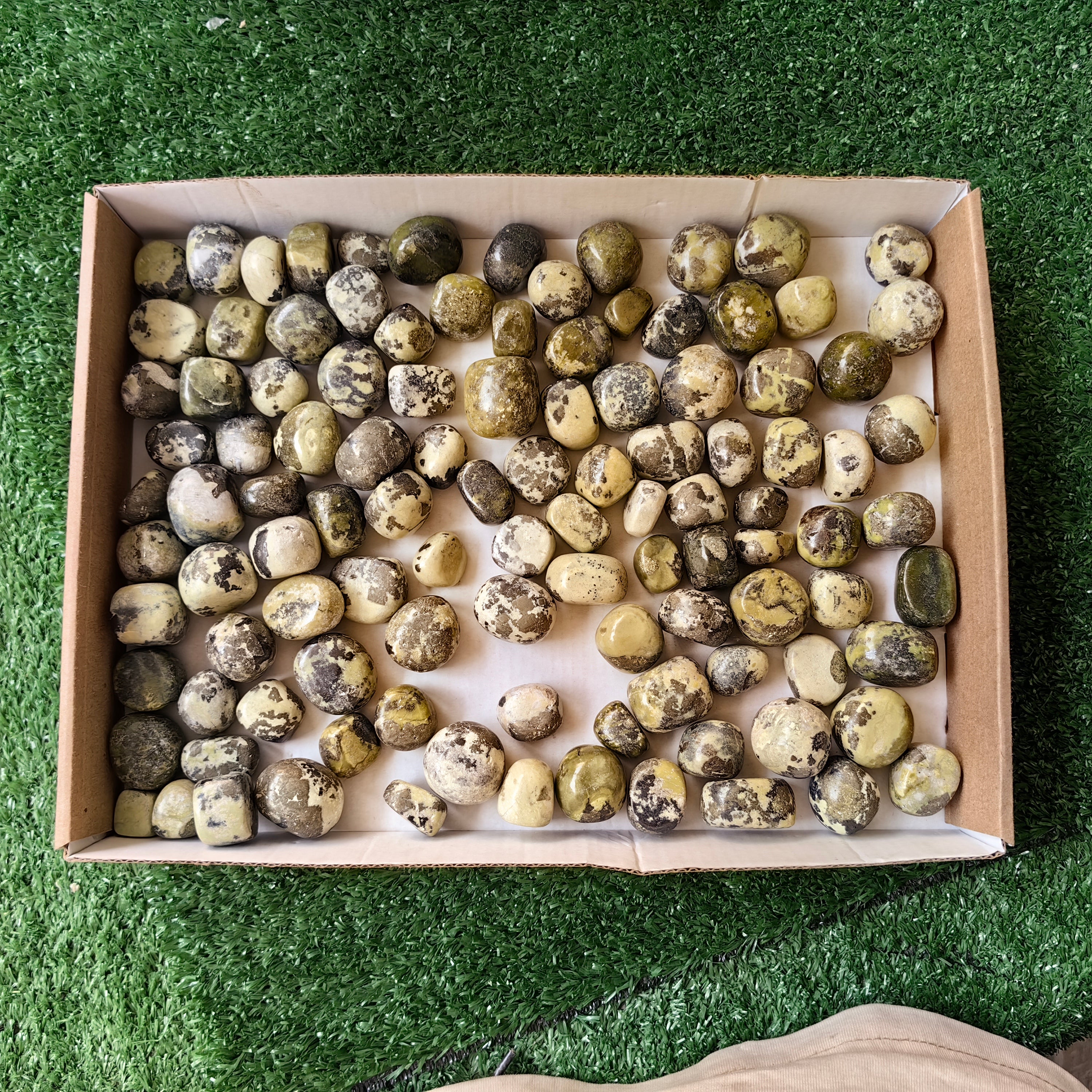 2 kg tumbled green serpentine