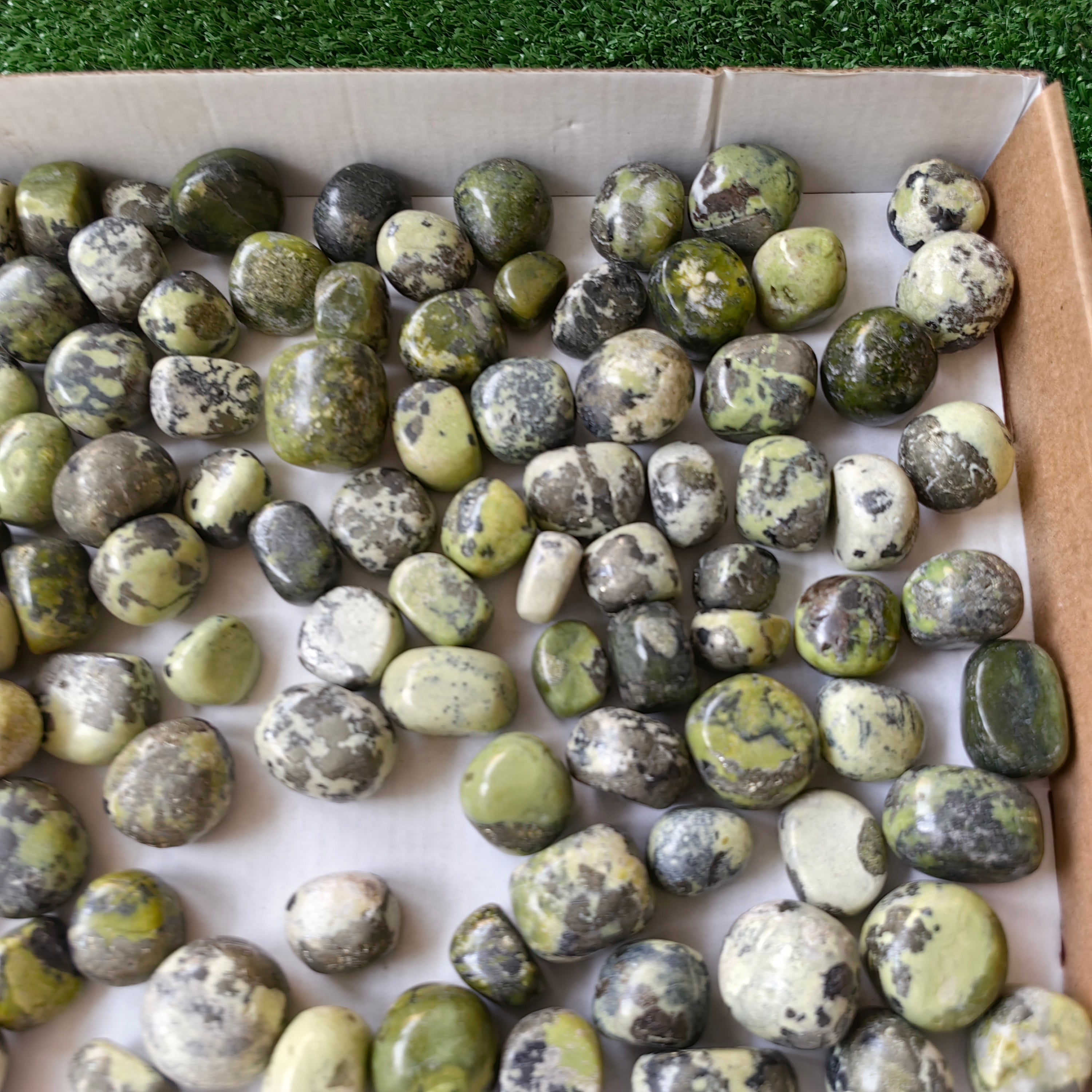 2 kg tumbled green serpentine