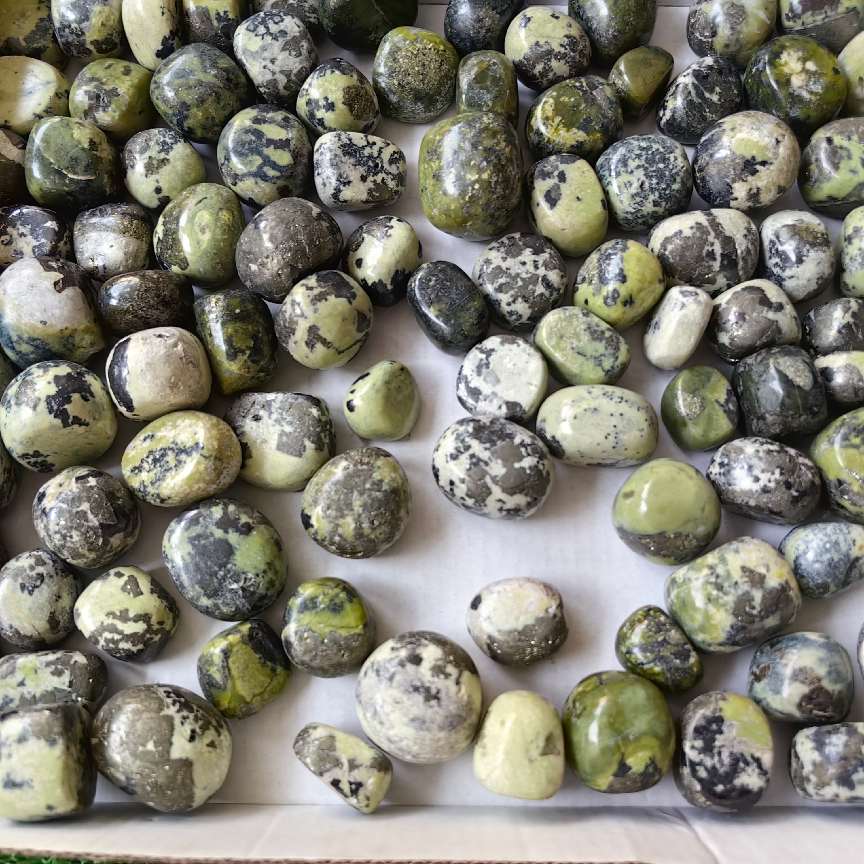 2 kg tumbled green serpentine