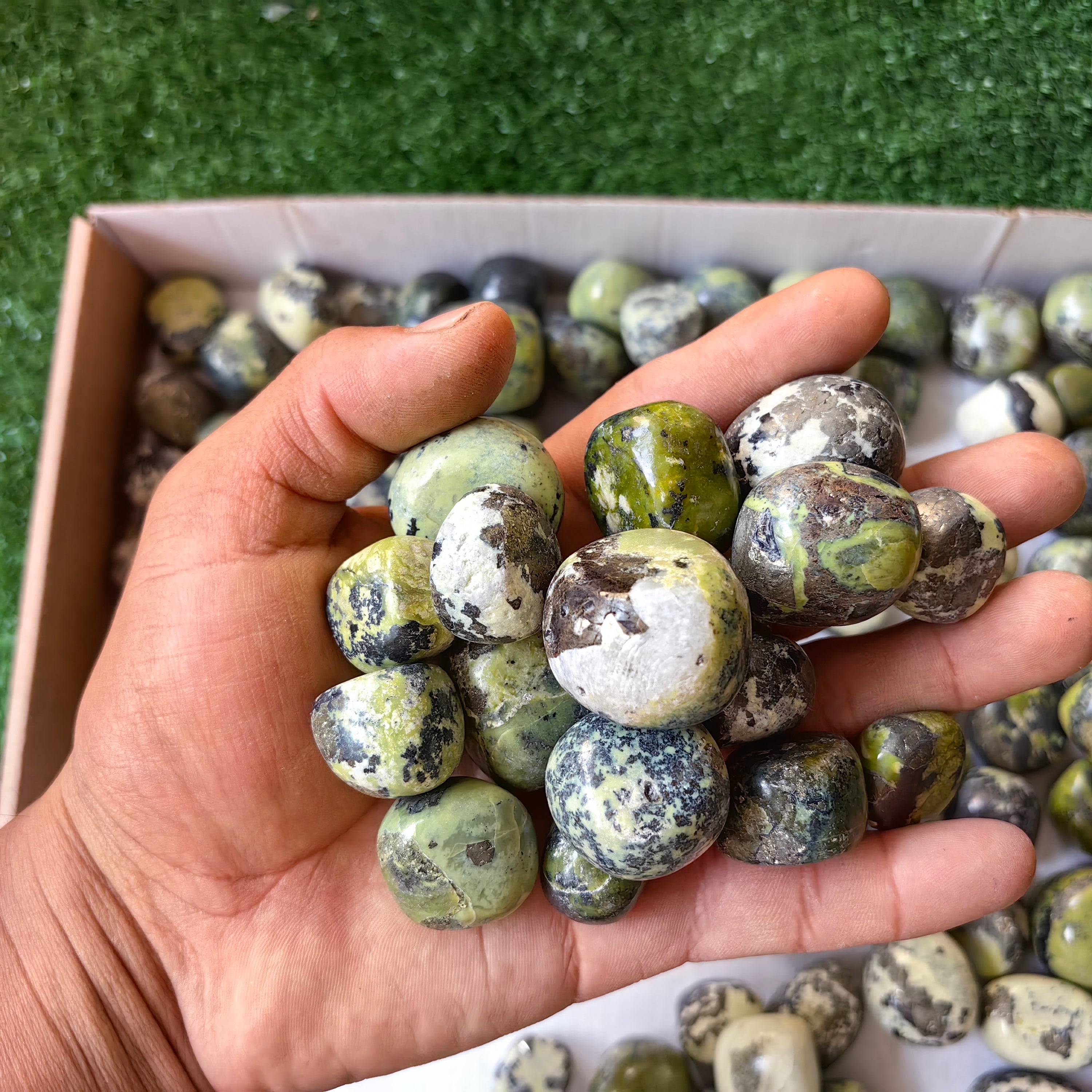 2 kg tumbled green serpentine