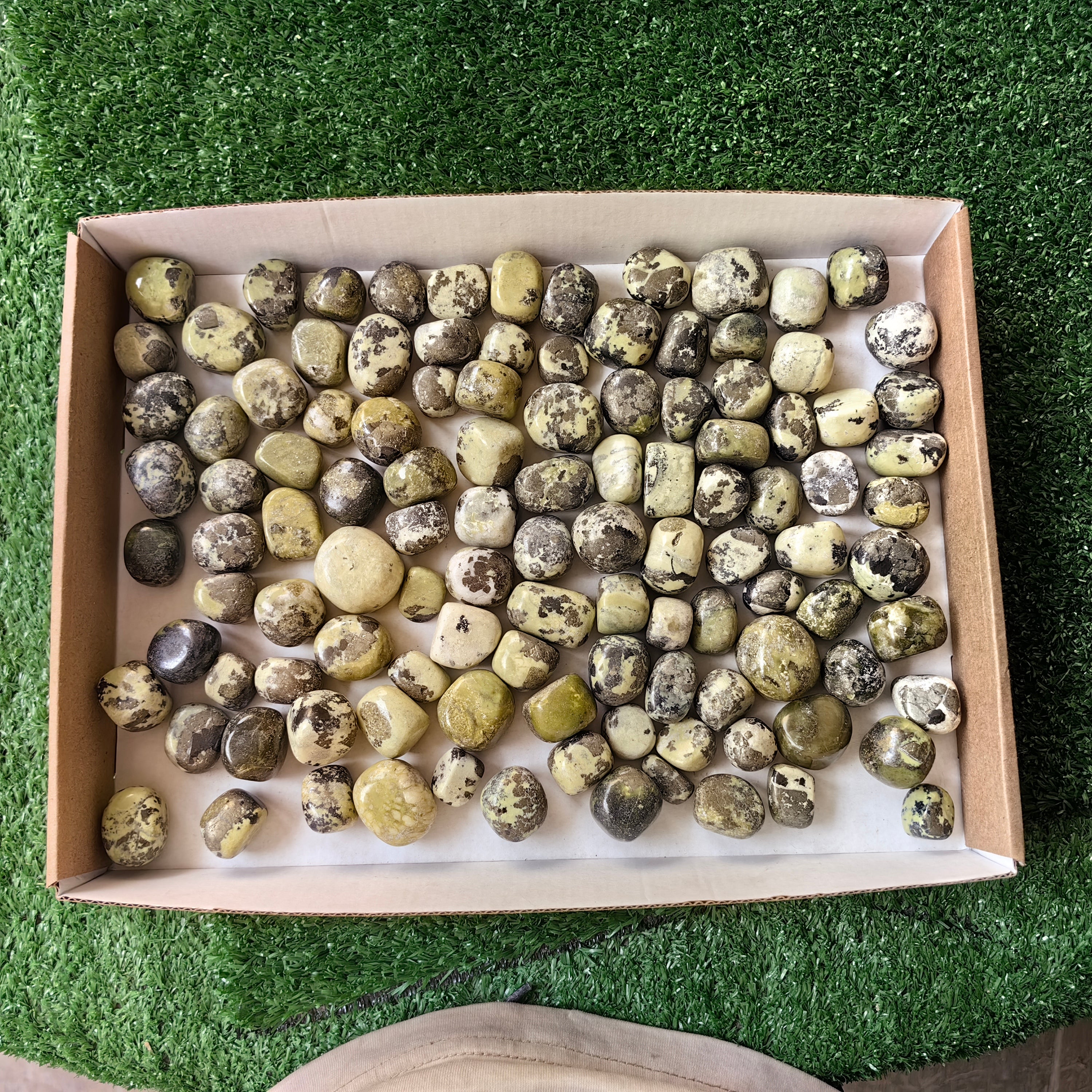 2 kg tumbled green serpentine