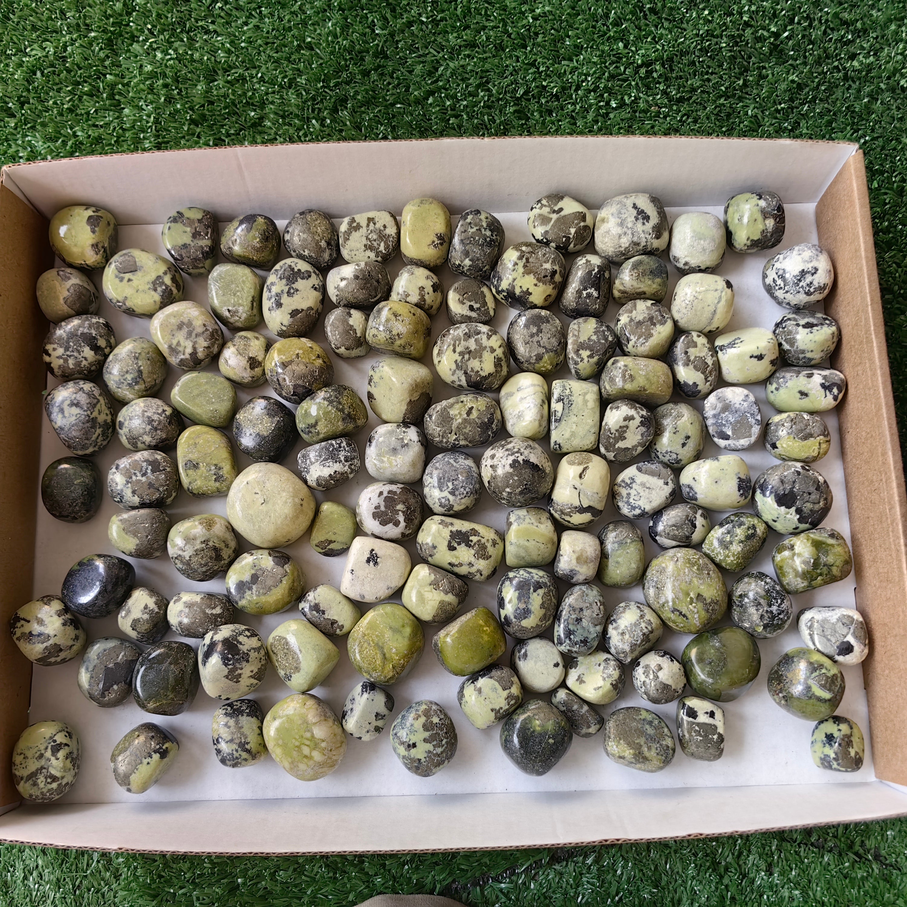 2 kg tumbled green serpentine