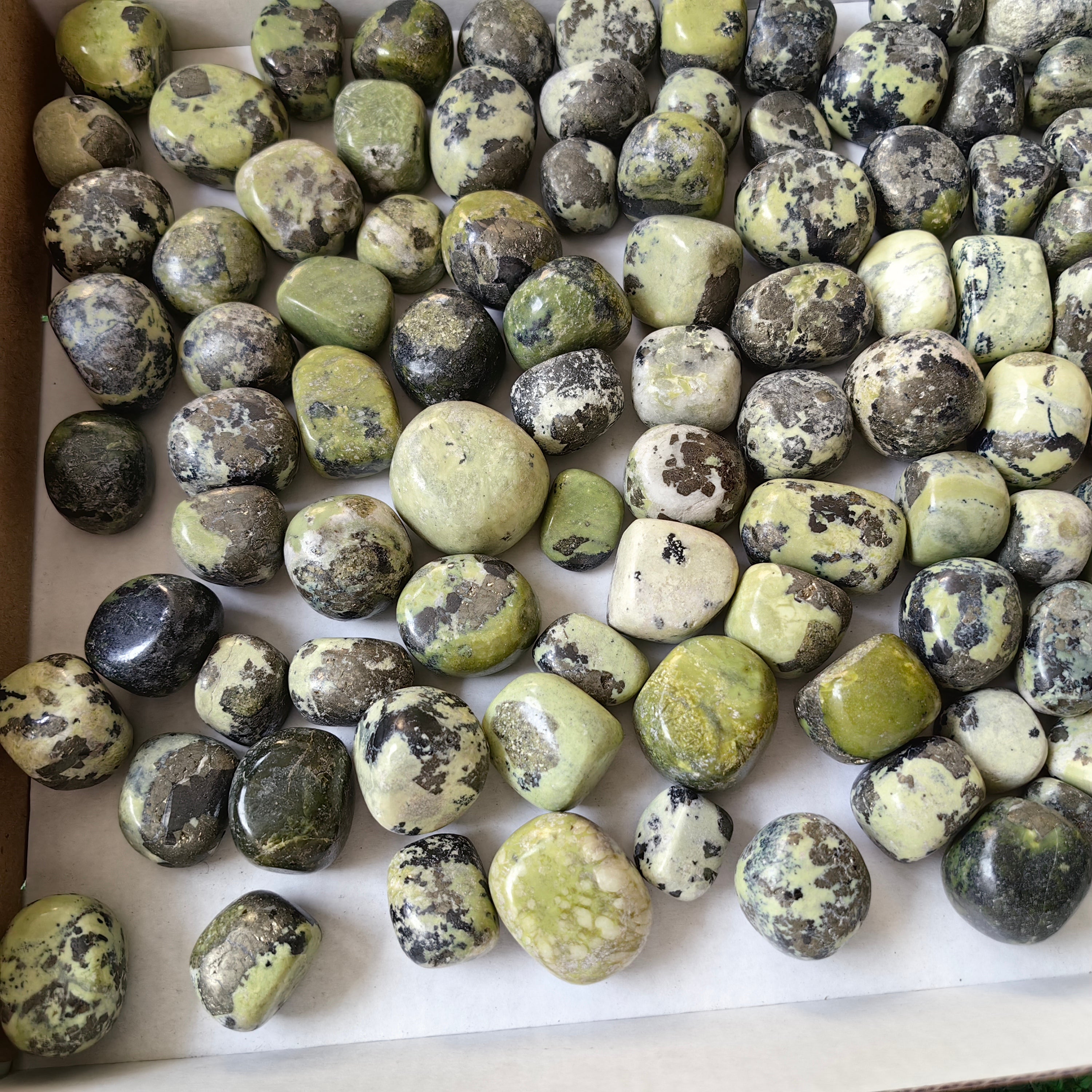 2 kg tumbled green serpentine
