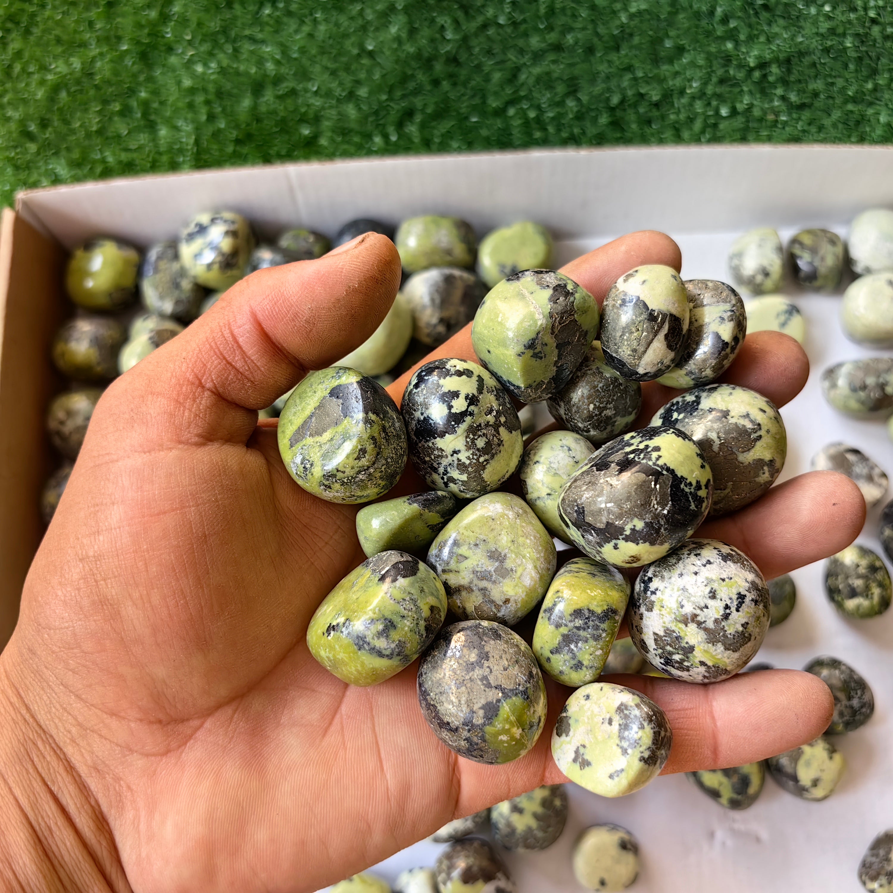 2 kg tumbled green serpentine