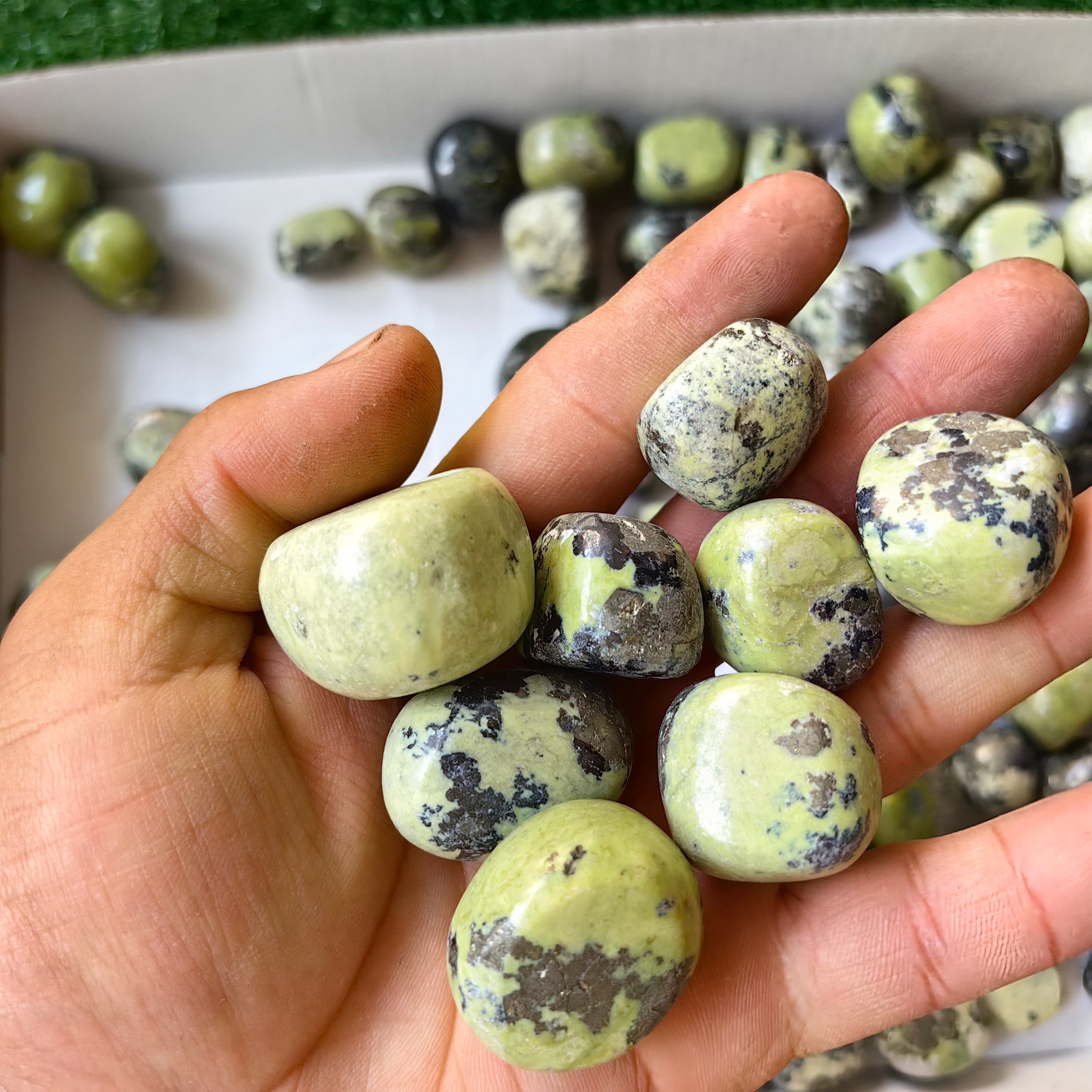 2 kg tumbled green serpentine