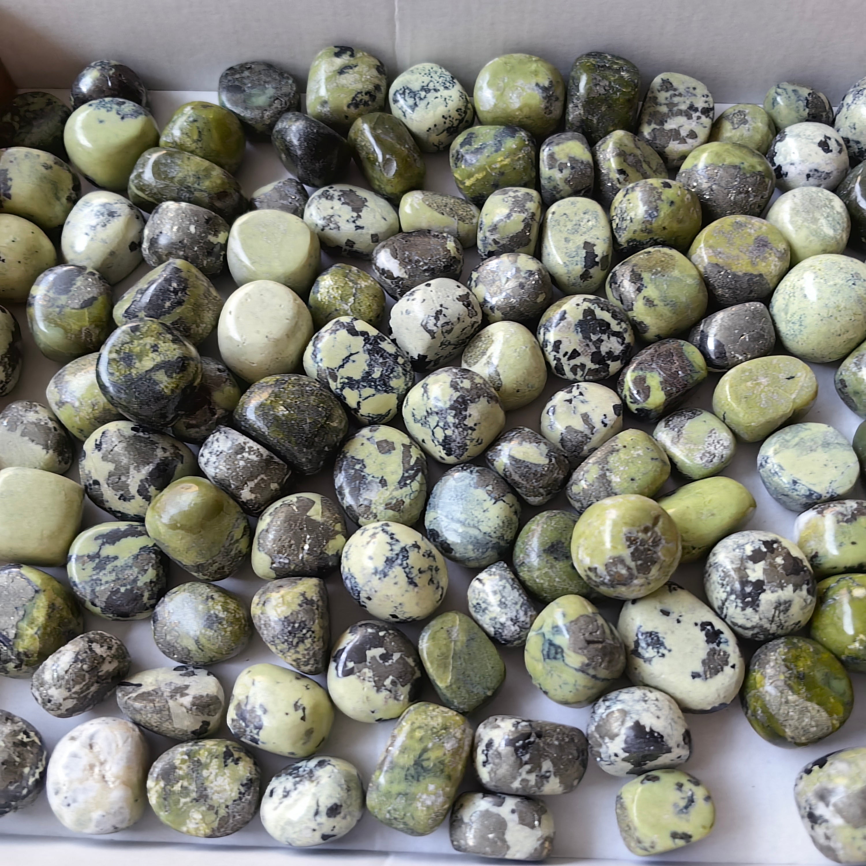 2 kg tumbled green serpentine