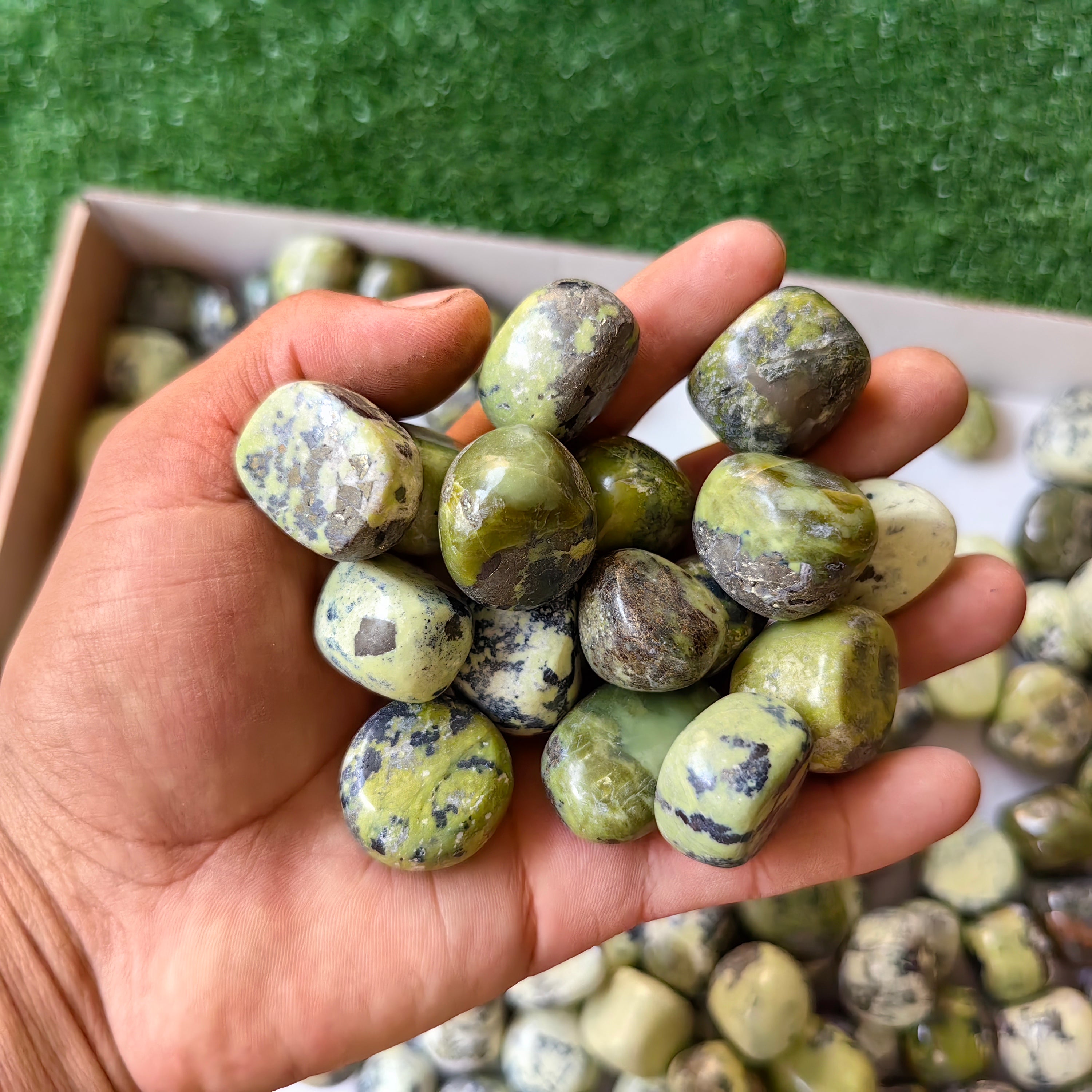 2 kg tumbled green serpentine