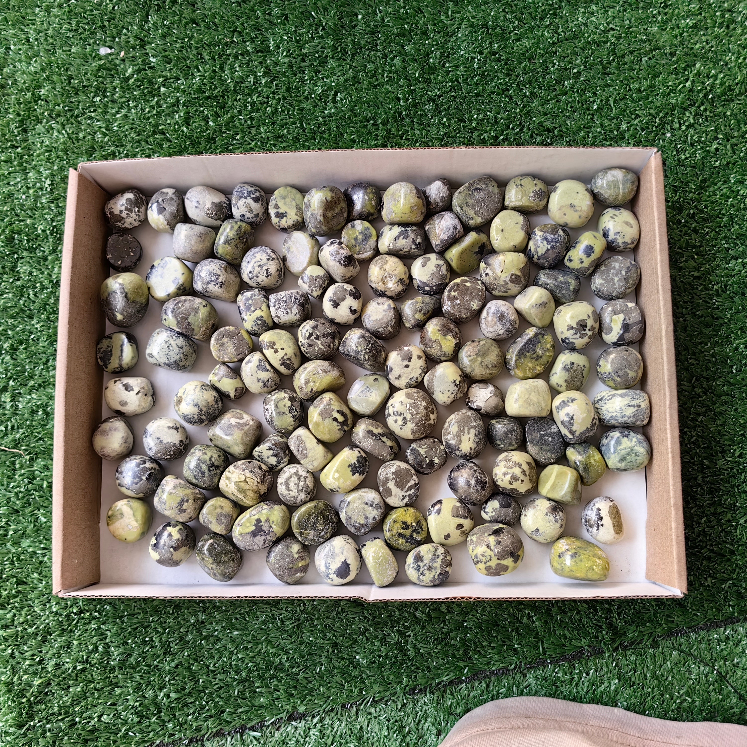 2 kg tumbled green serpentine