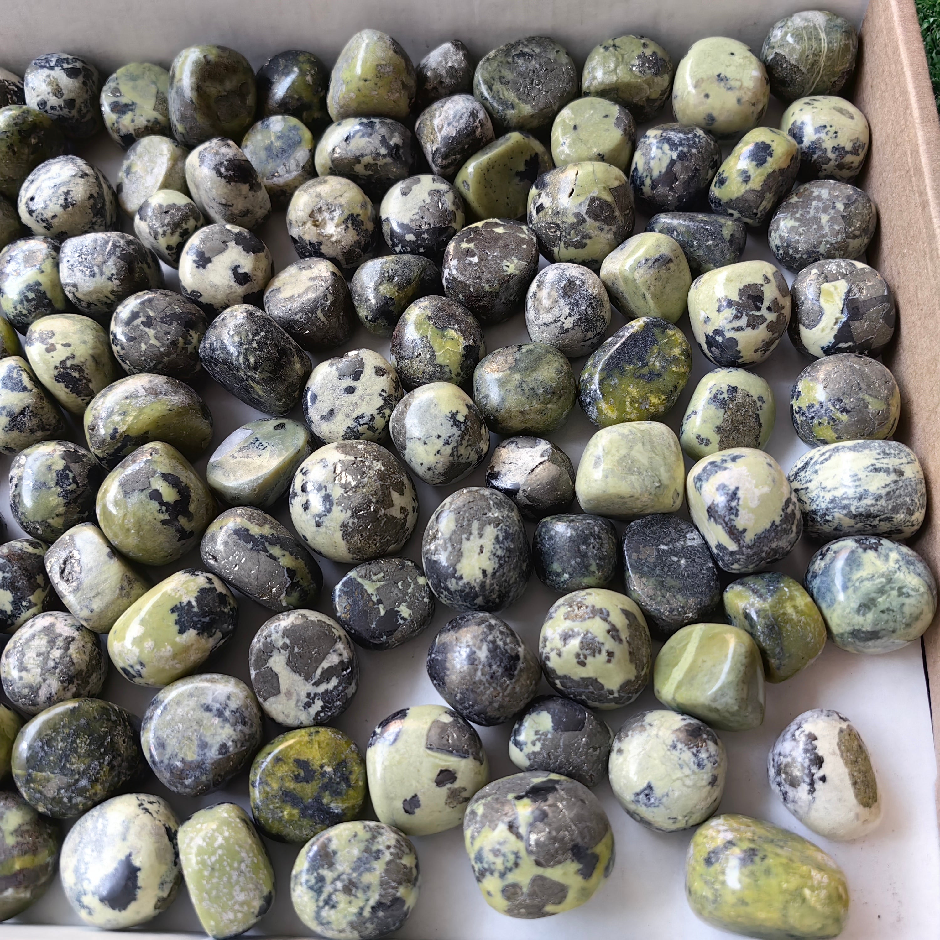 2 kg tumbled green serpentine