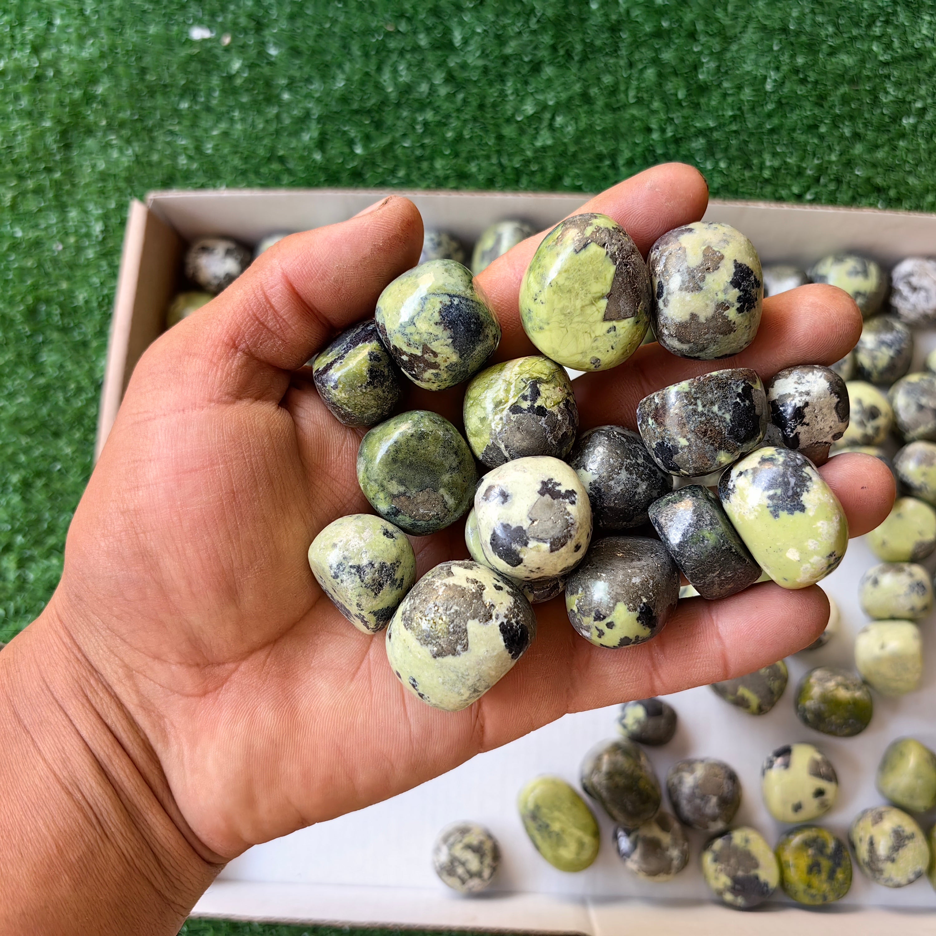 2 kg tumbled green serpentine