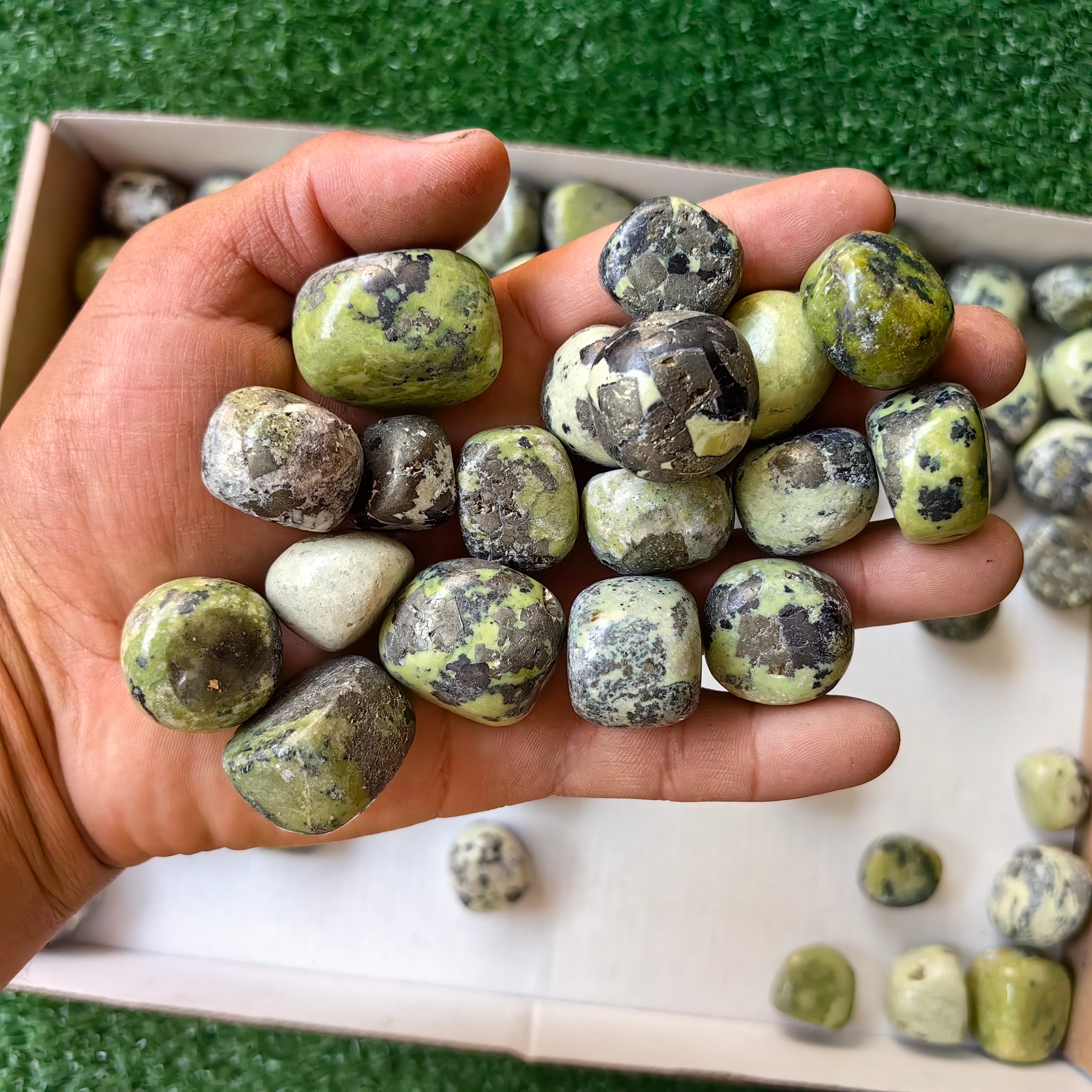 2 kg tumbled green serpentine