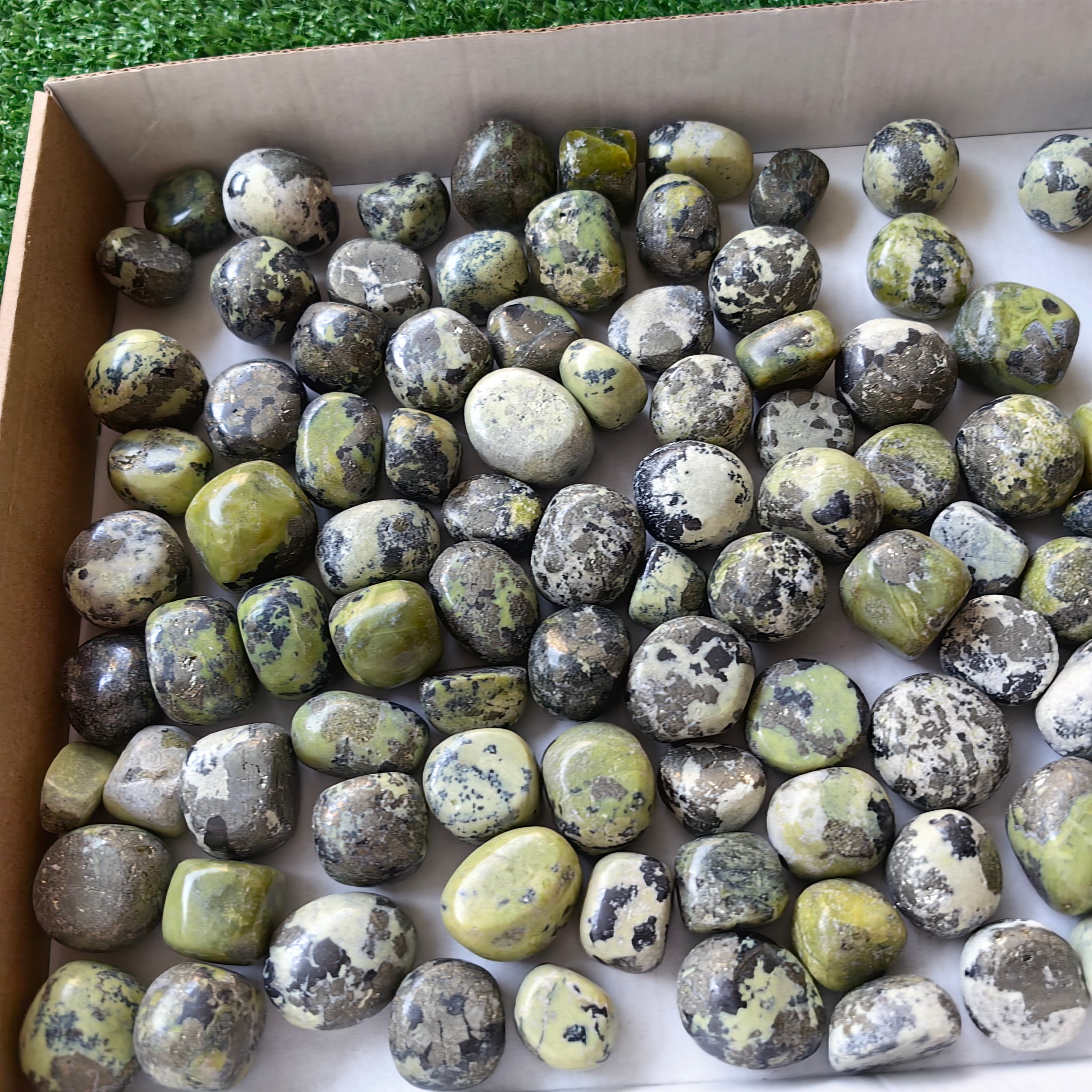 2 kg tumbled green serpentine