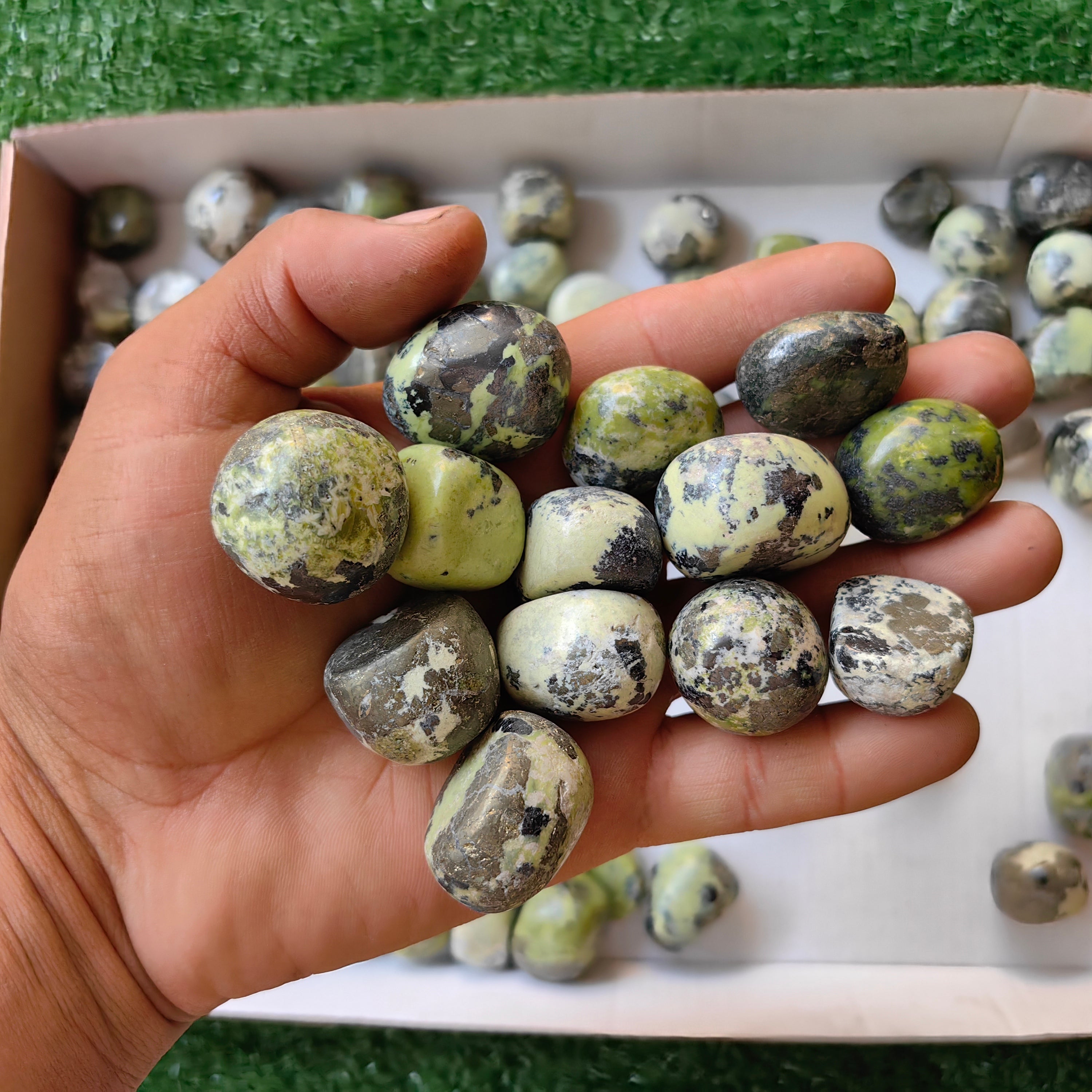 2 kg tumbled green serpentine