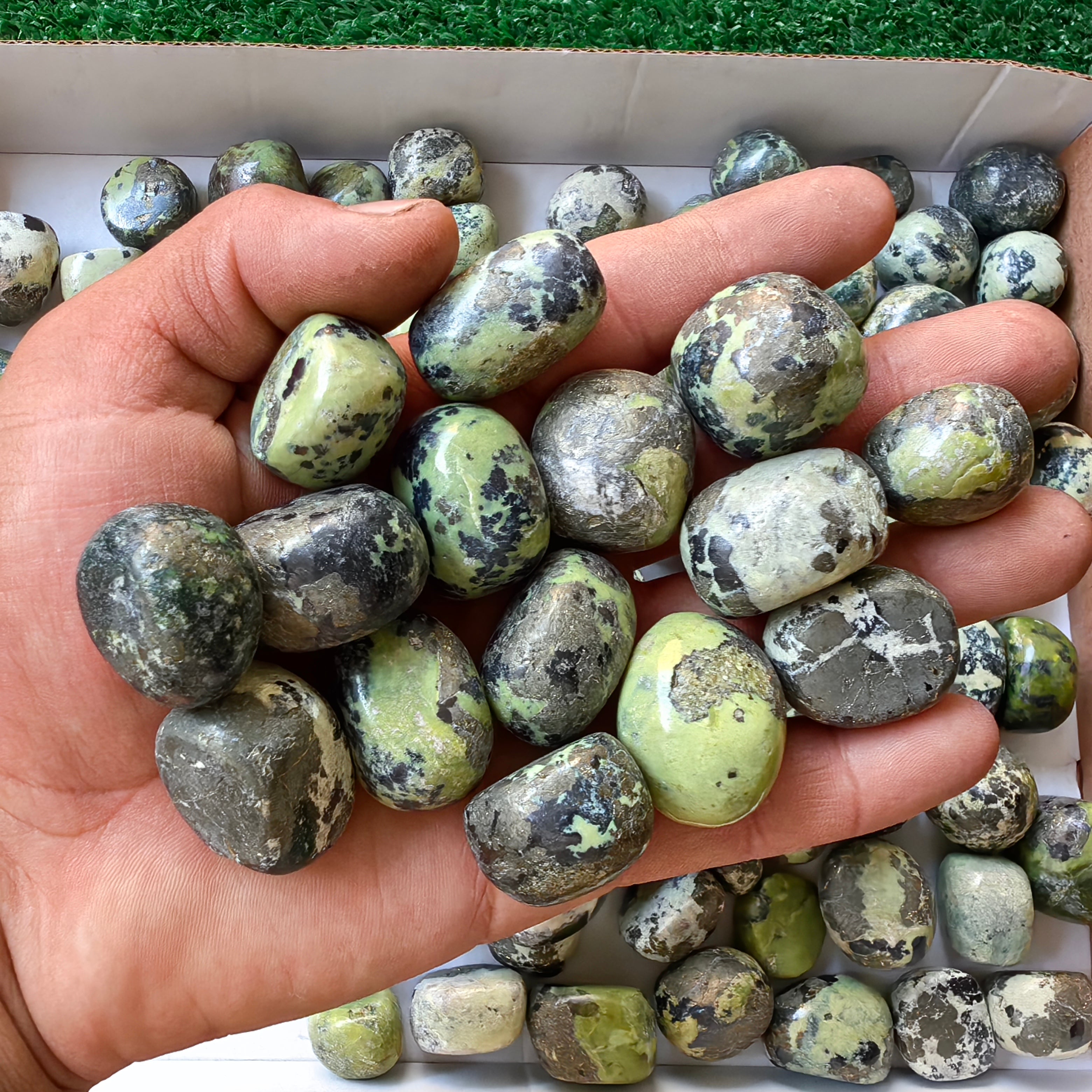 2 kg tumbled green serpentine