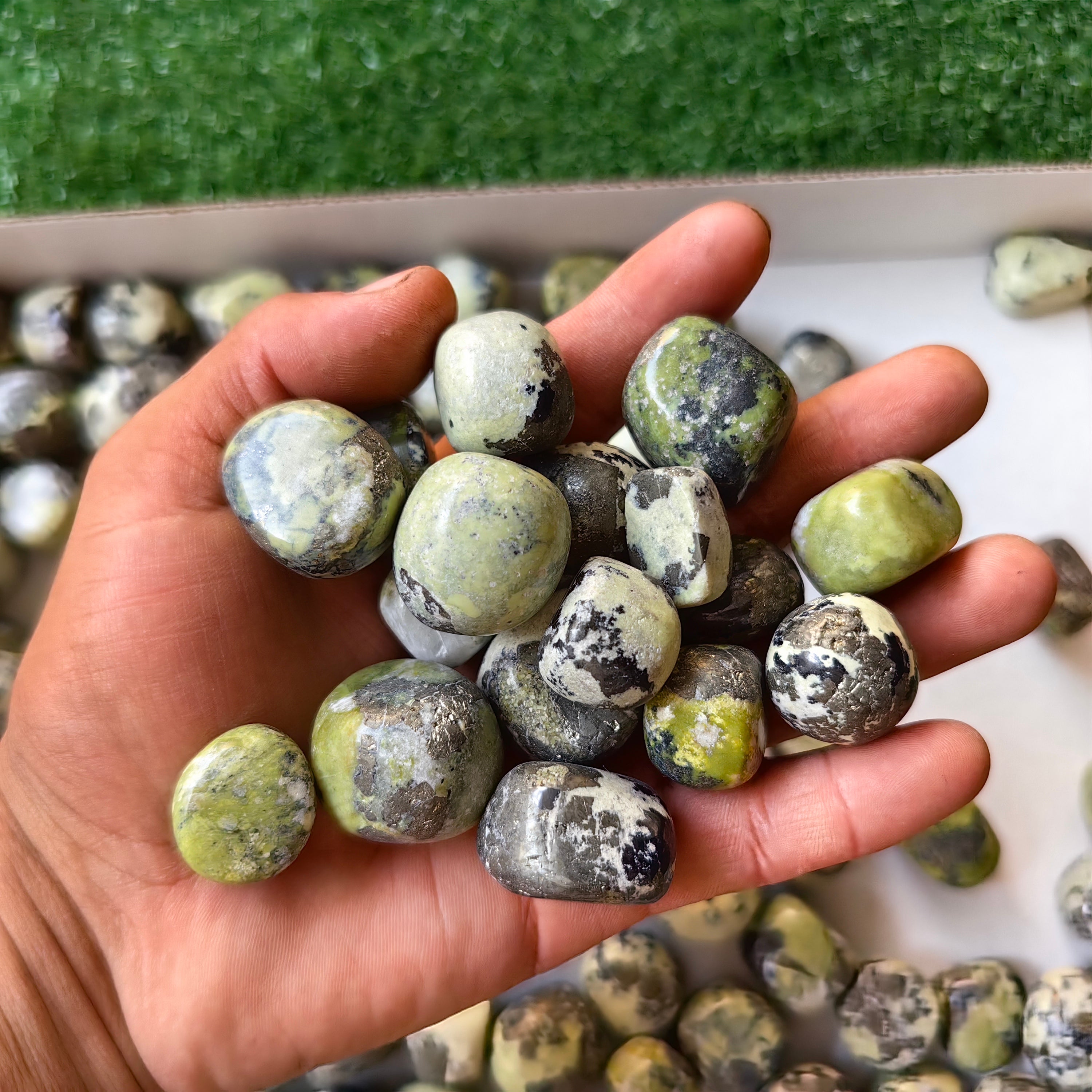 2 kg tumbled green serpentine