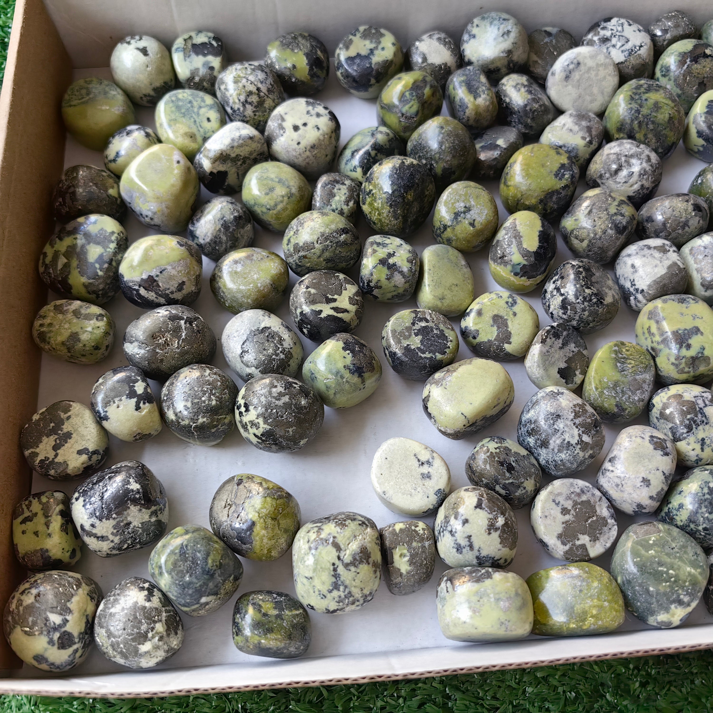 2 kg tumbled green serpentine