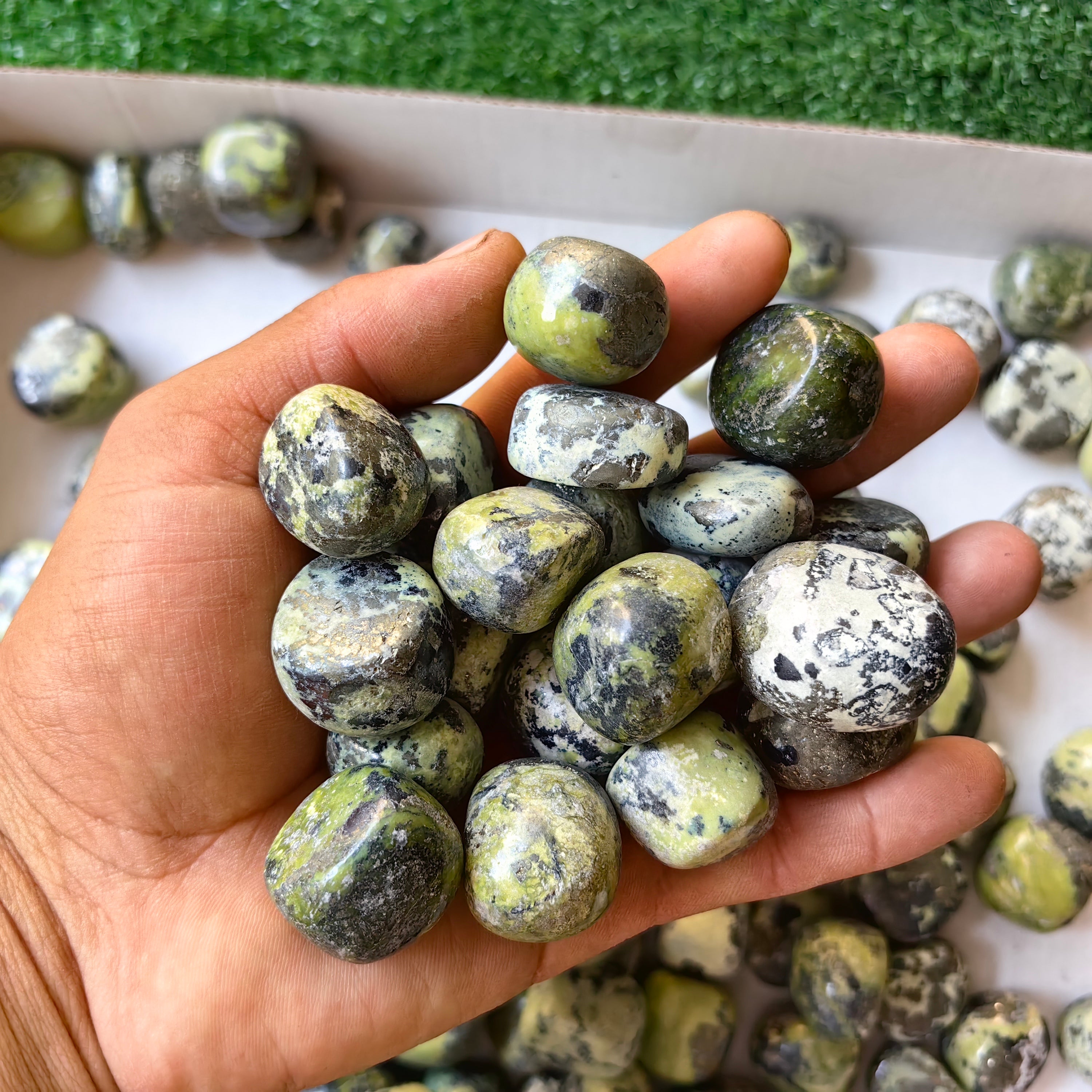 2 kg tumbled green serpentine