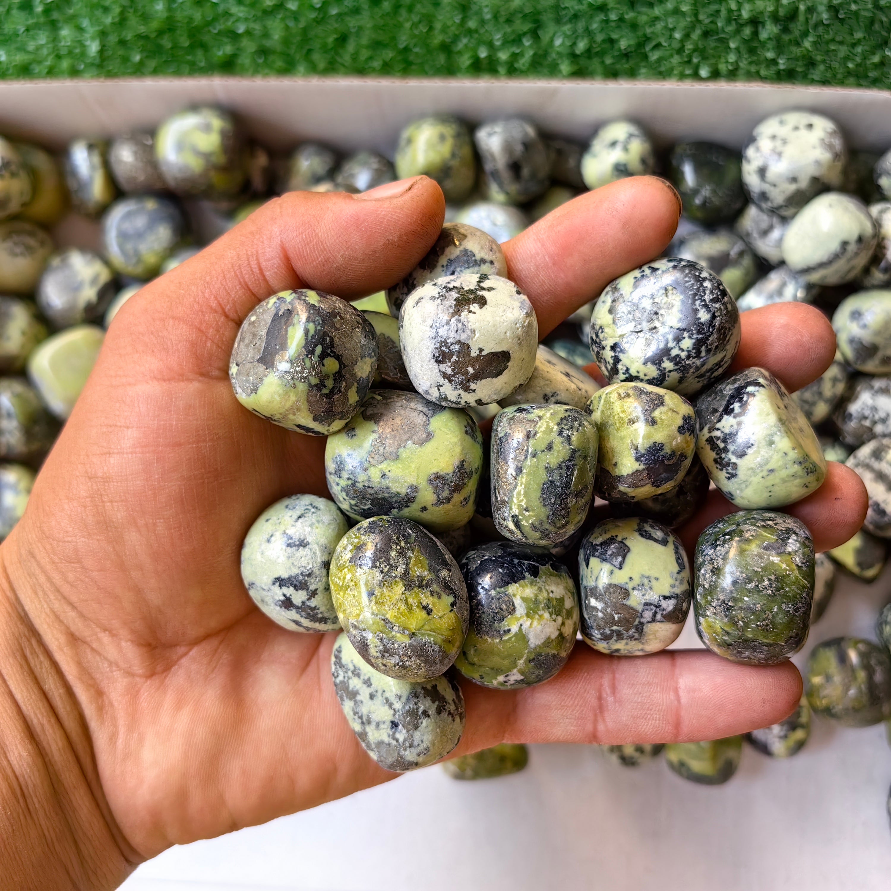 2 kg tumbled green serpentine