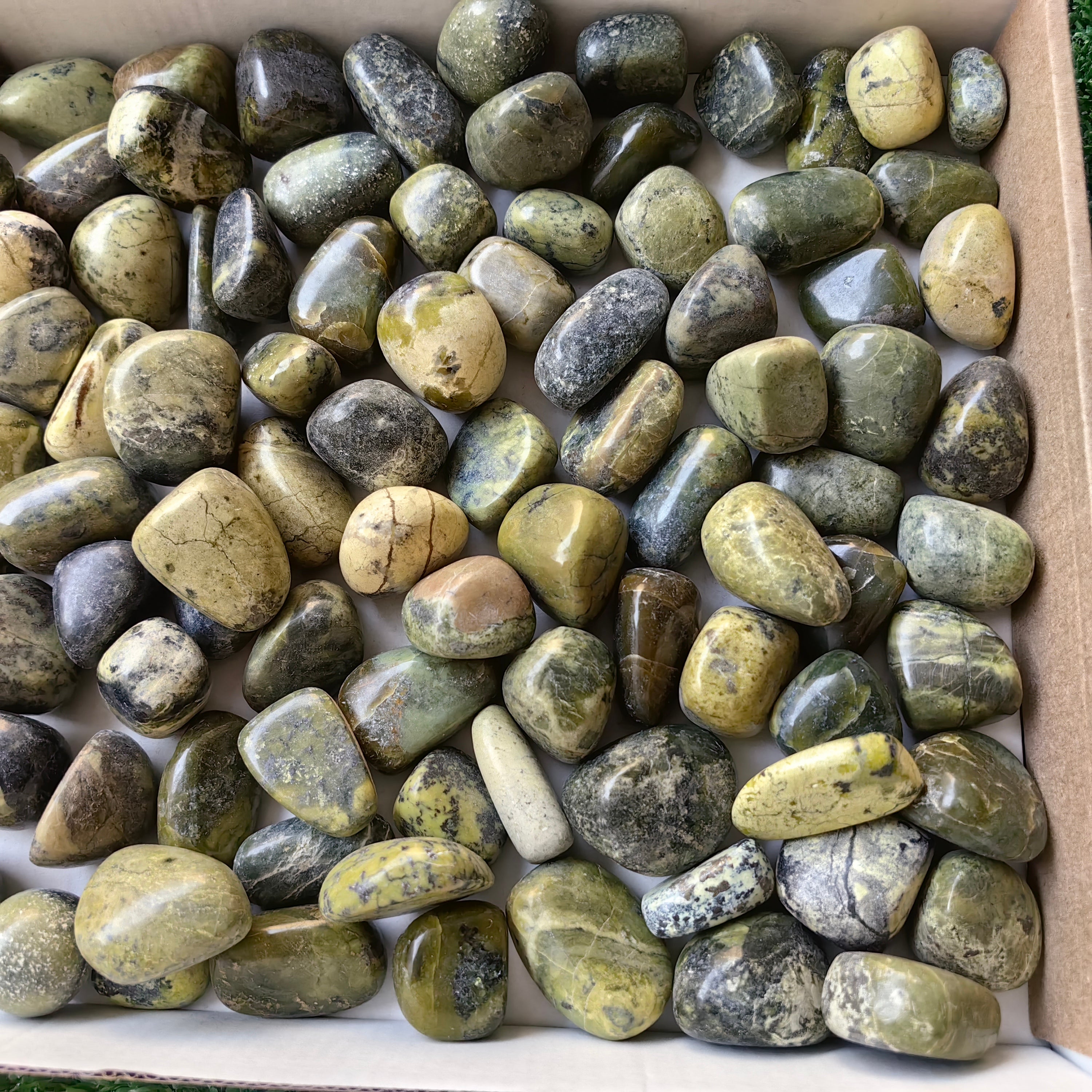 2 kg tumbled green serpentine
