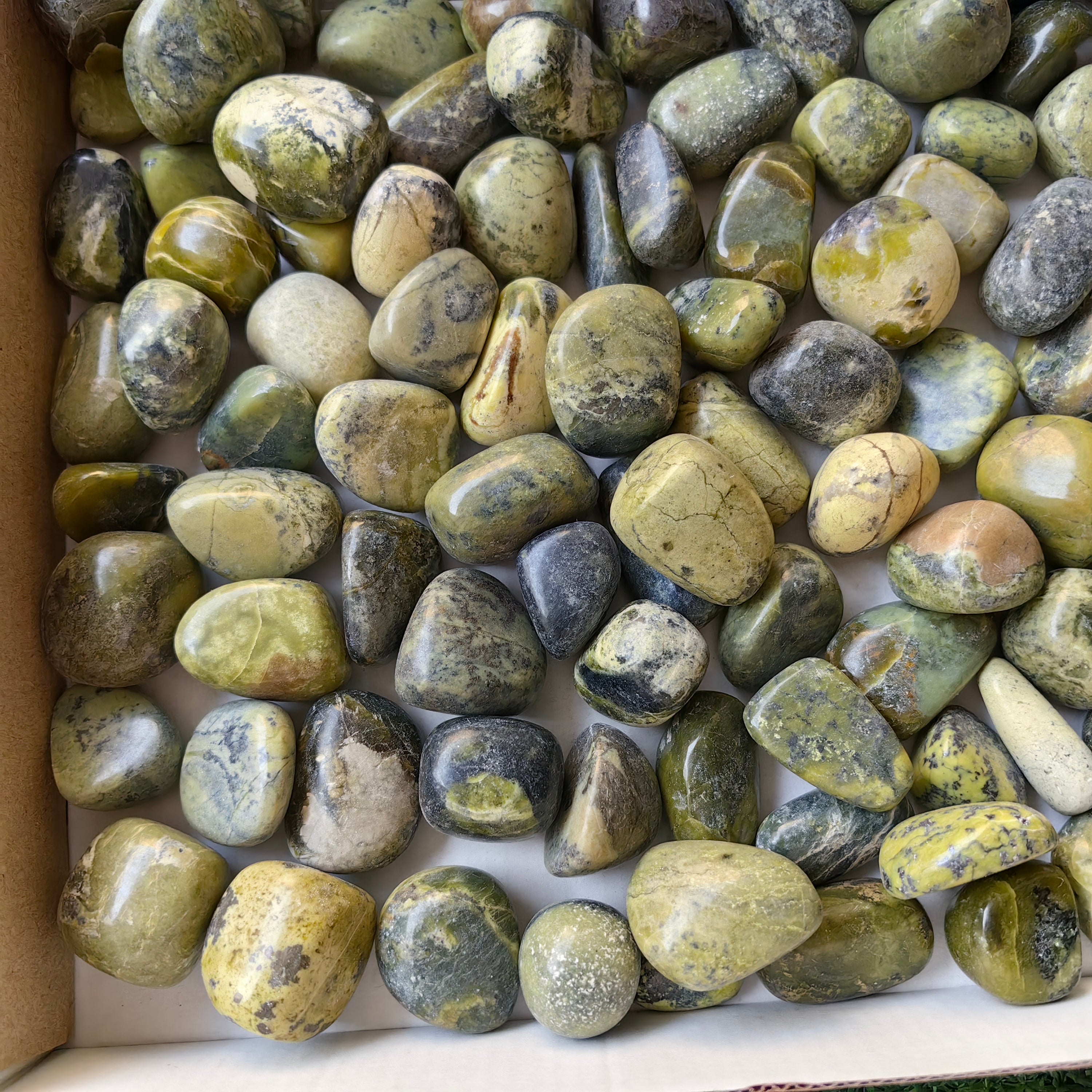2 kg tumbled green serpentine