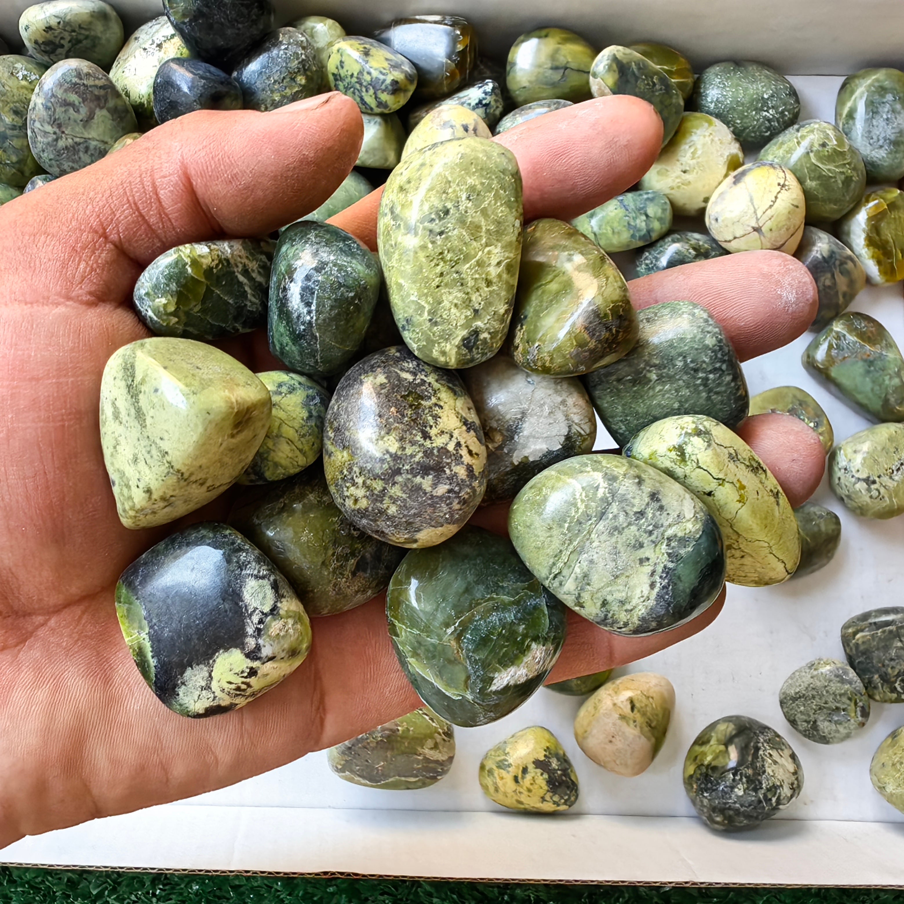2 kg tumbled green serpentine
