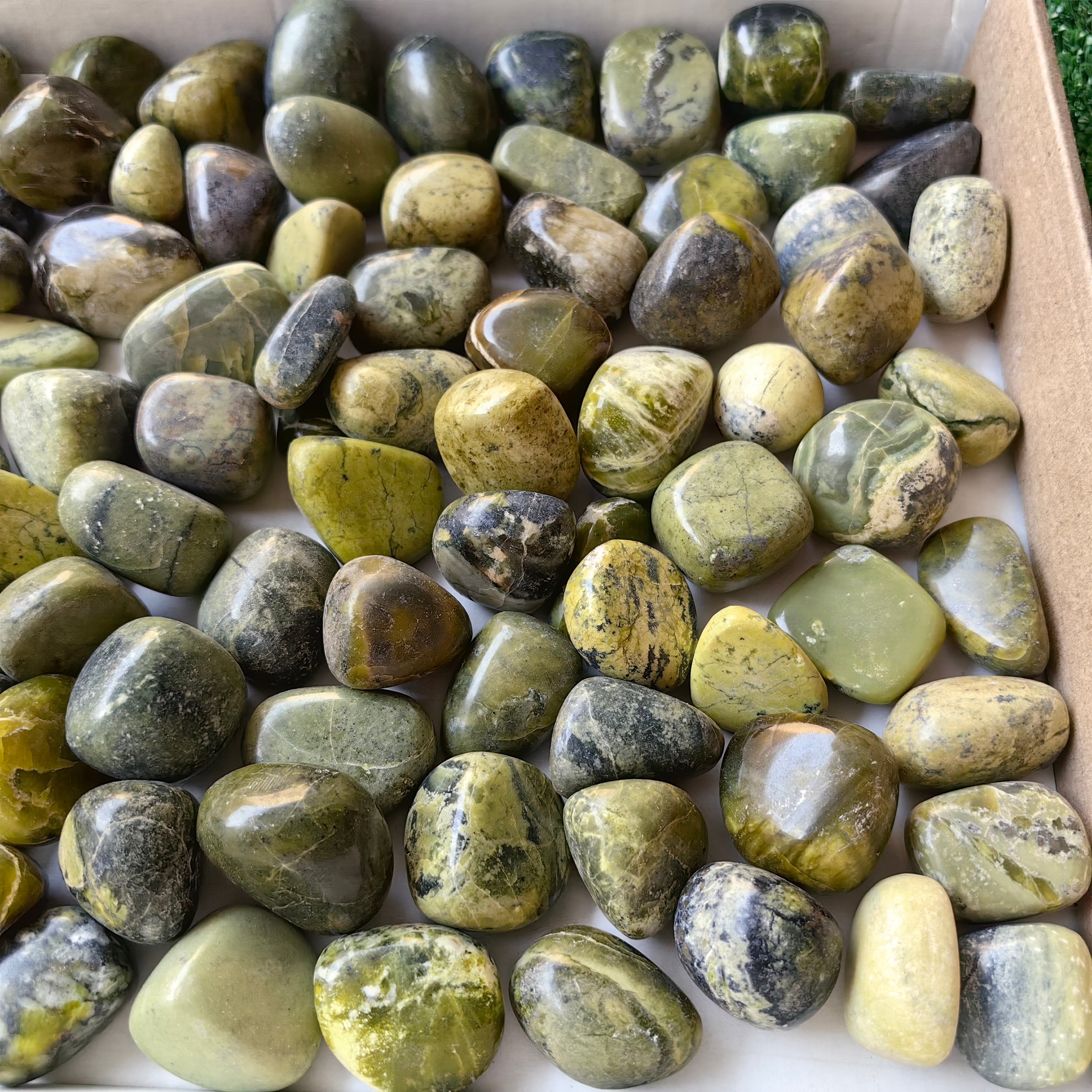 2 kg tumbled green serpentine