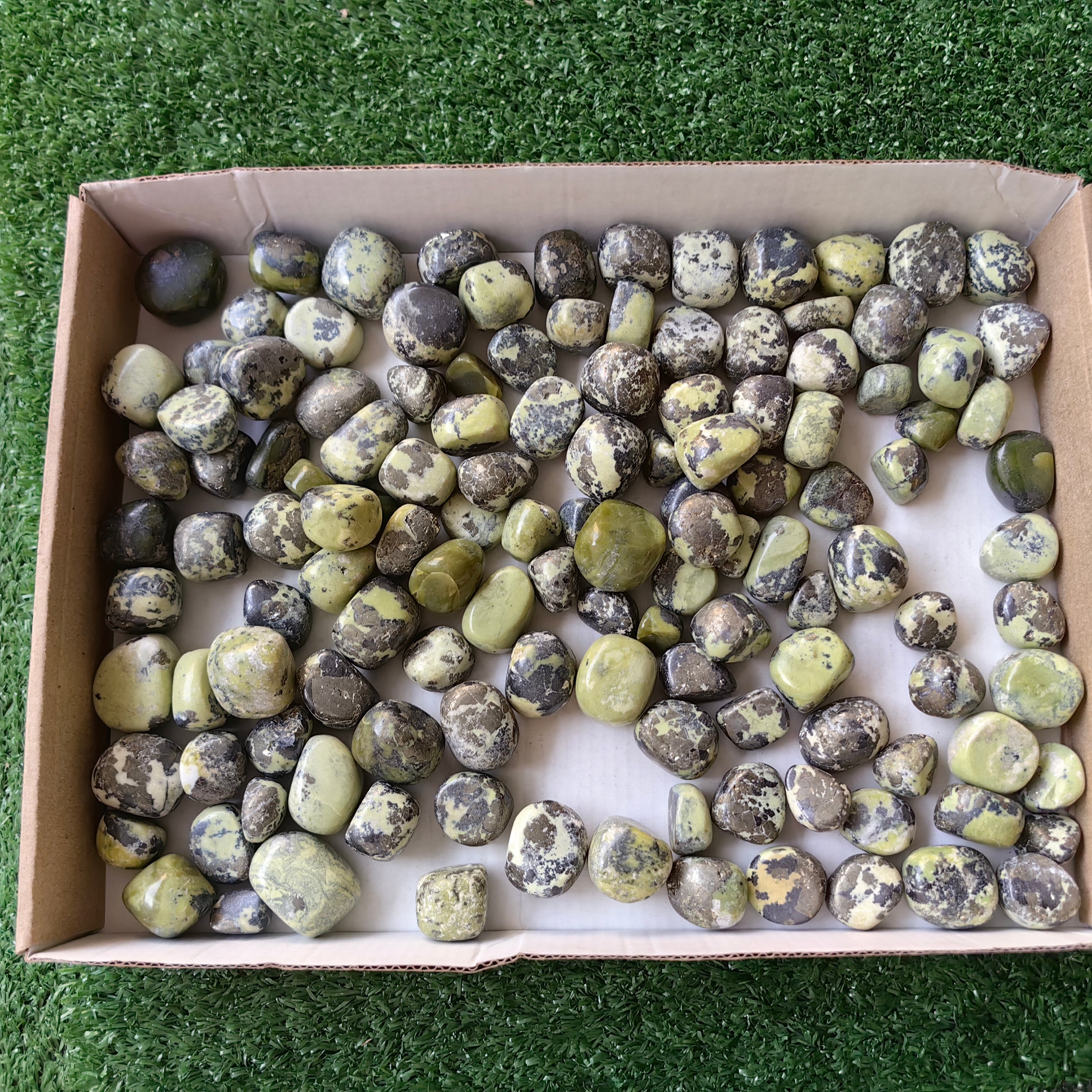 2 kg tumbled green serpentine