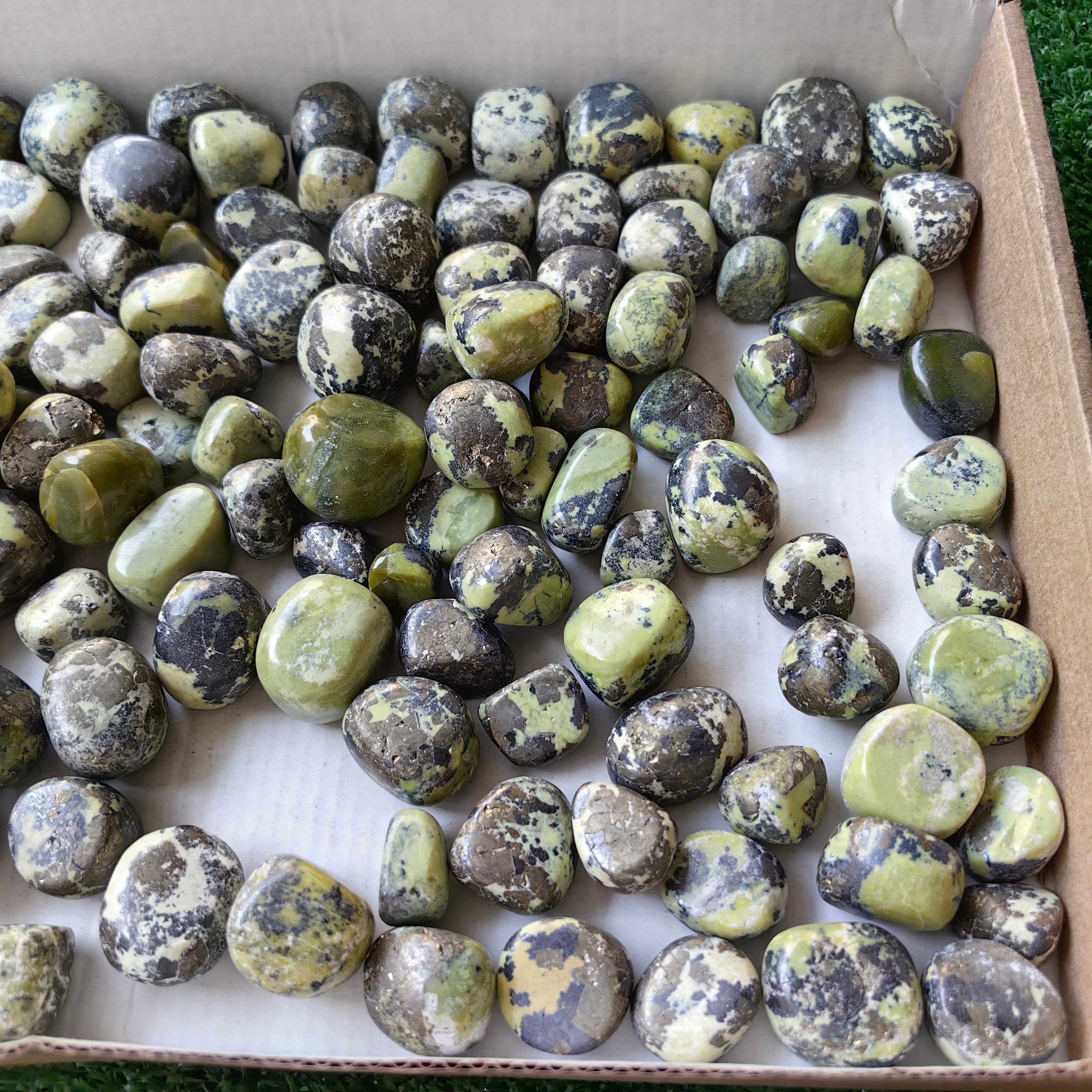 2 kg tumbled green serpentine