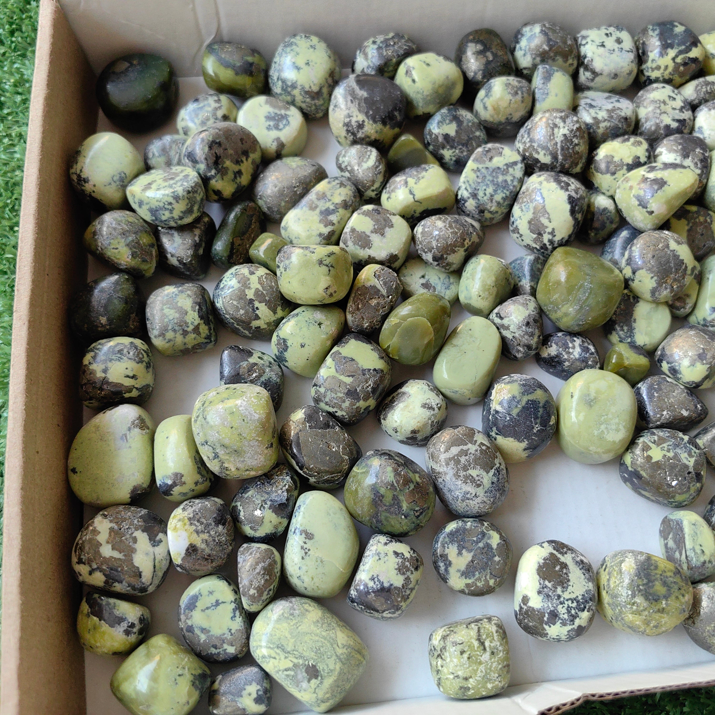 2 kg tumbled green serpentine