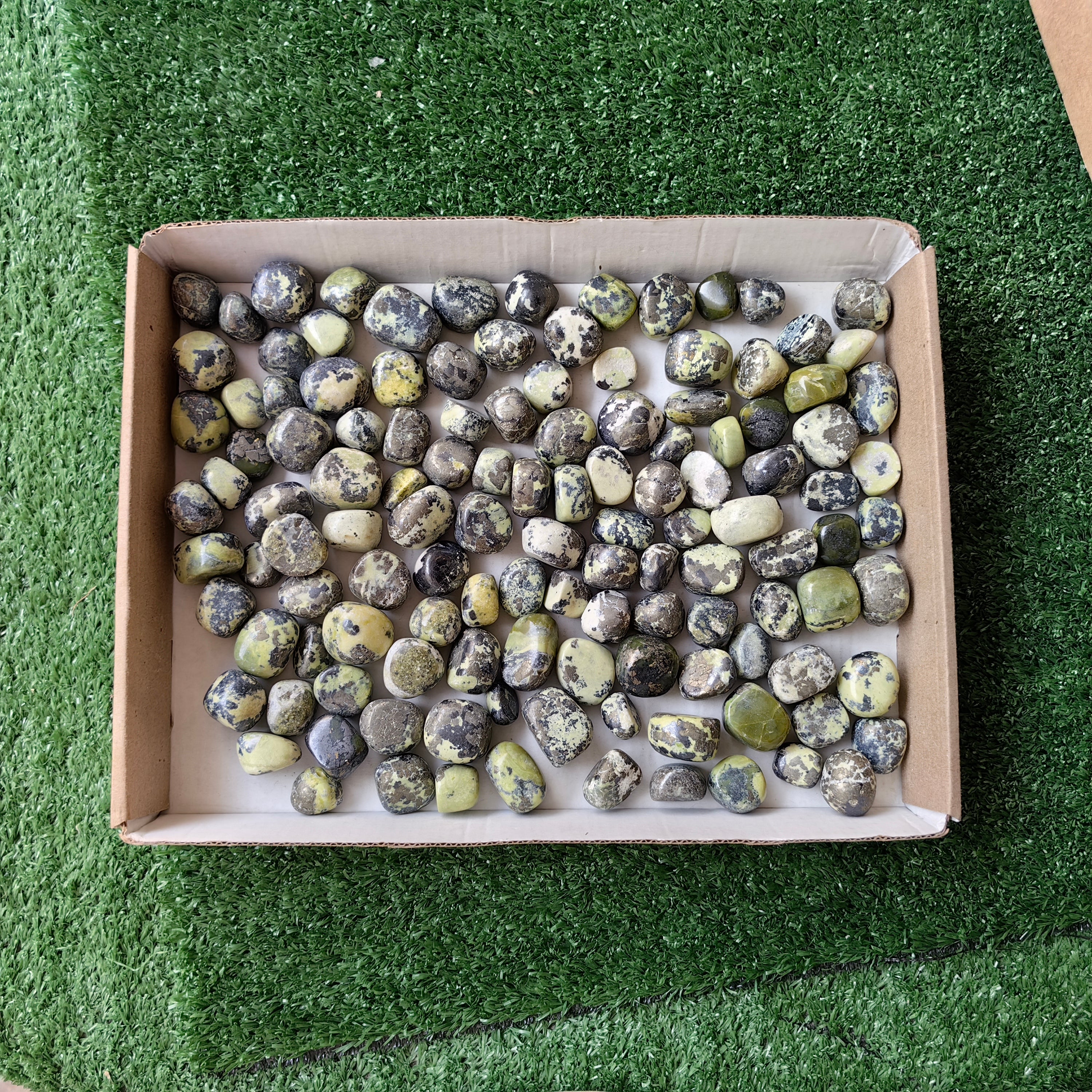 2 kg tumbled green serpentine