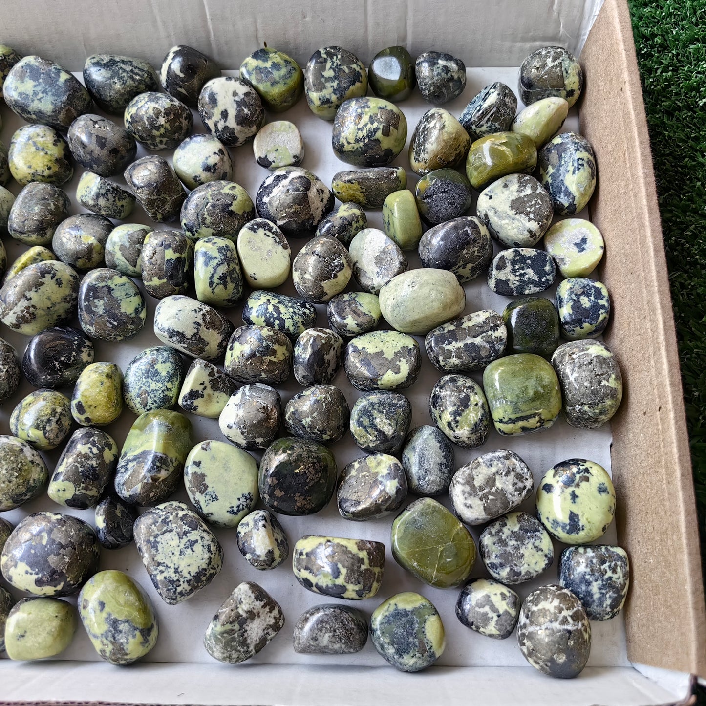 2 kg tumbled green serpentine
