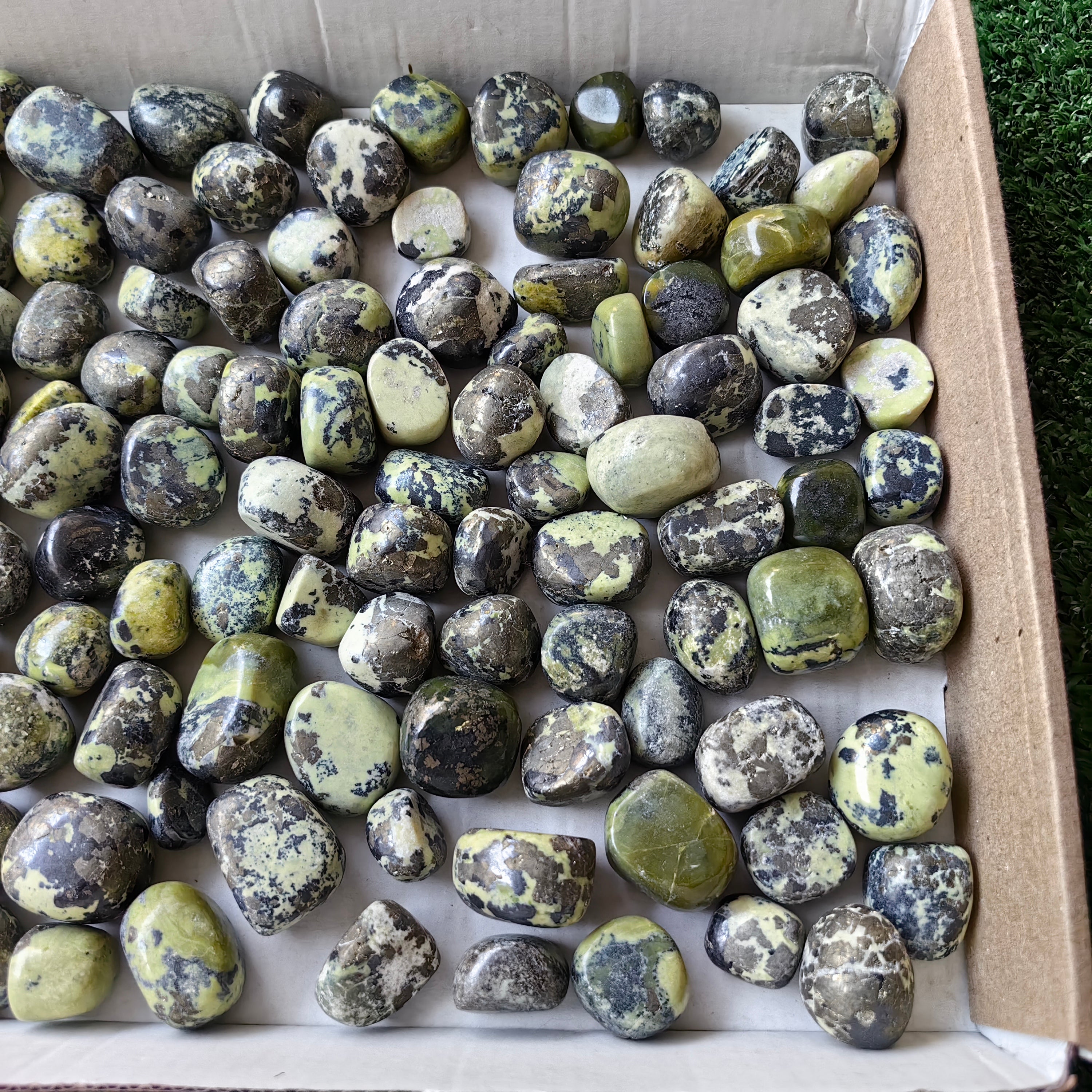 2 kg tumbled green serpentine