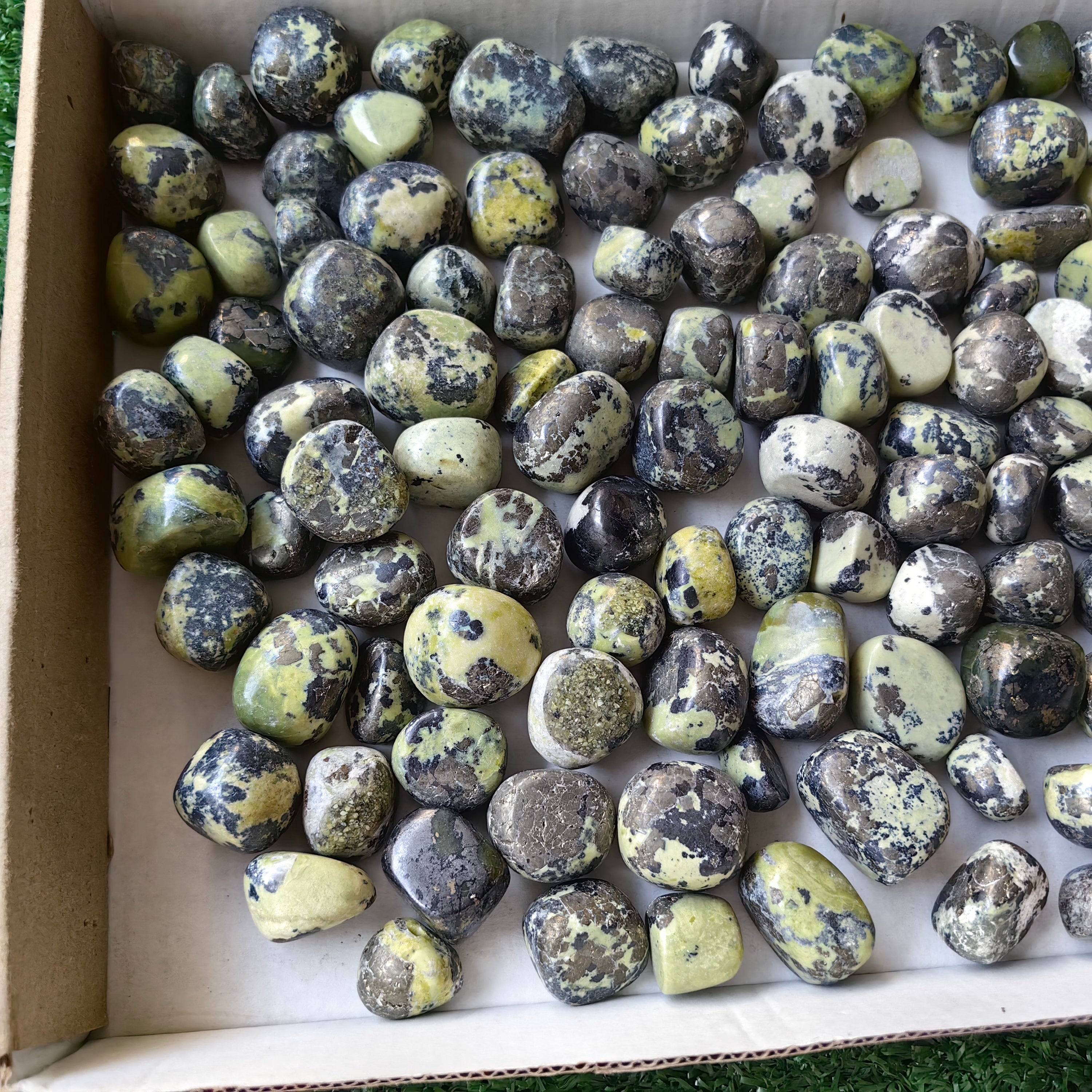 2 kg tumbled green serpentine