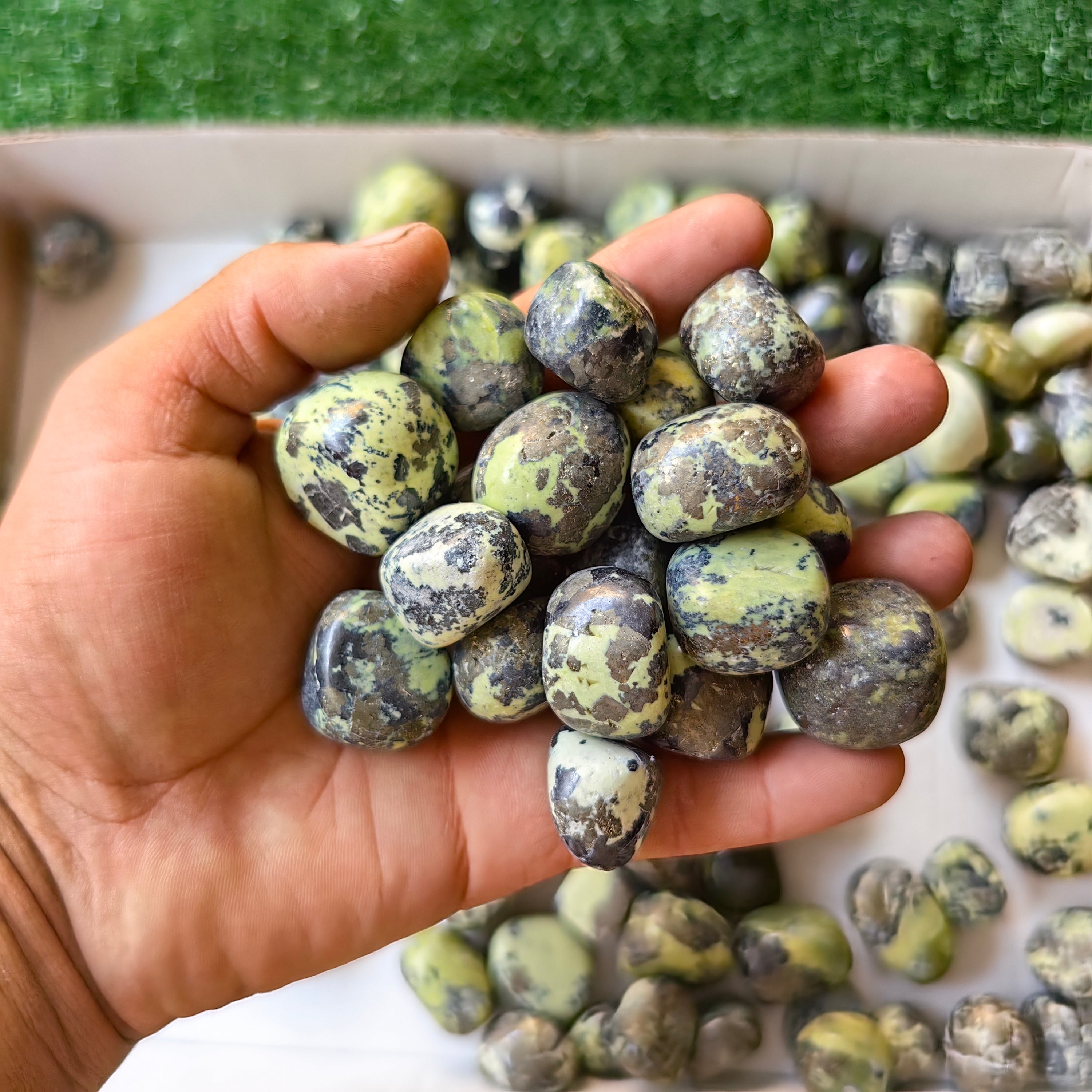 2 kg tumbled green serpentine