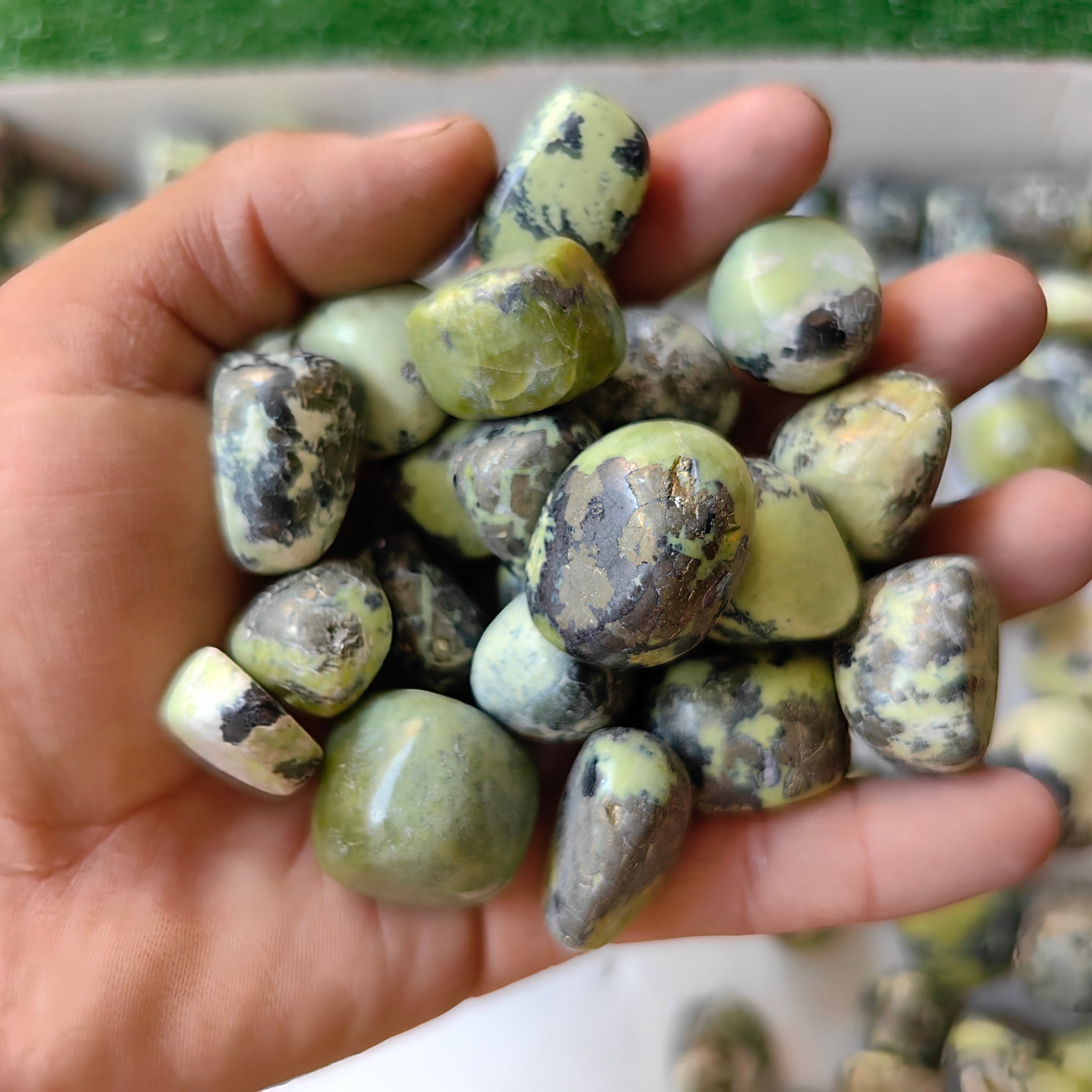 2 kg tumbled green serpentine