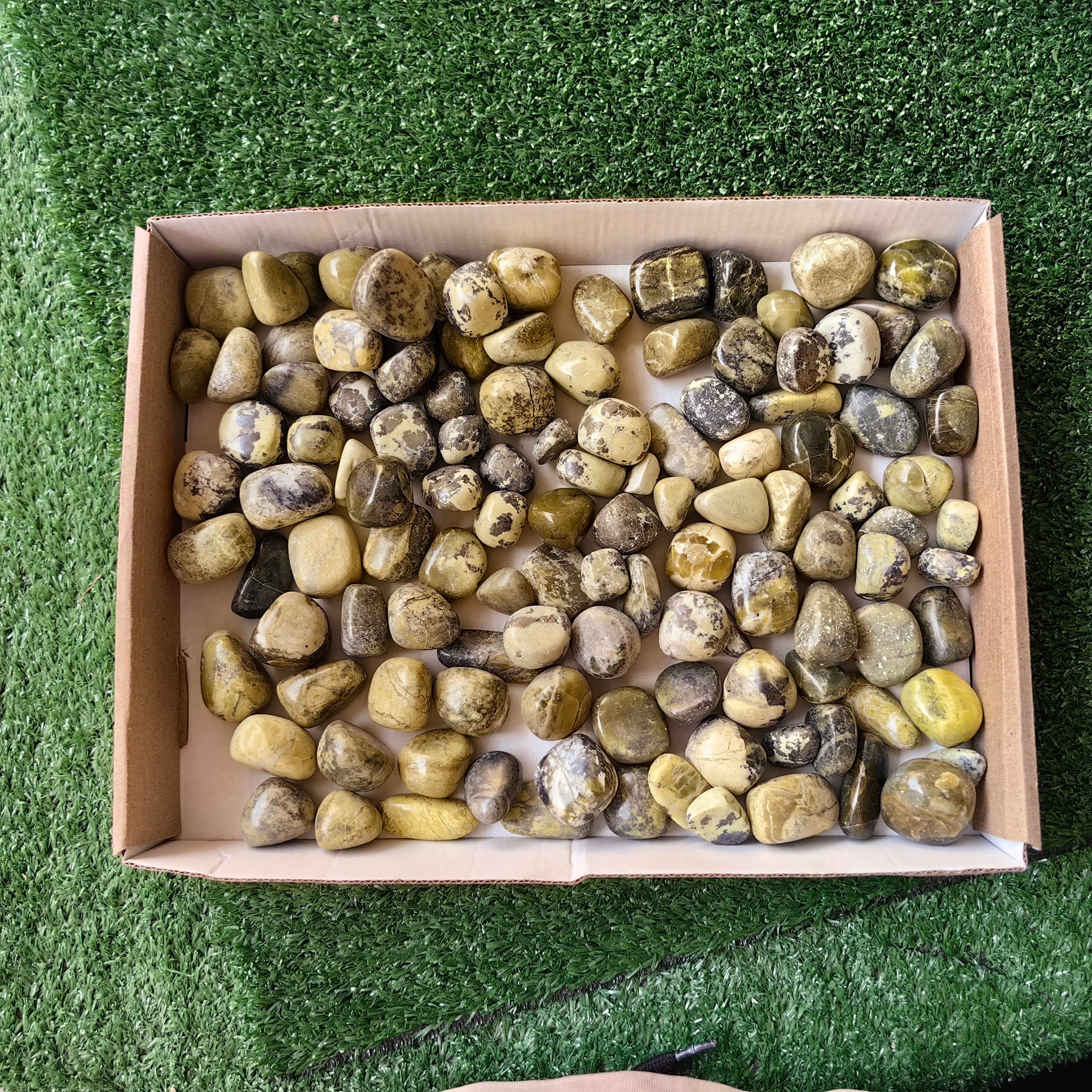 2 kg tumbled green serpentine