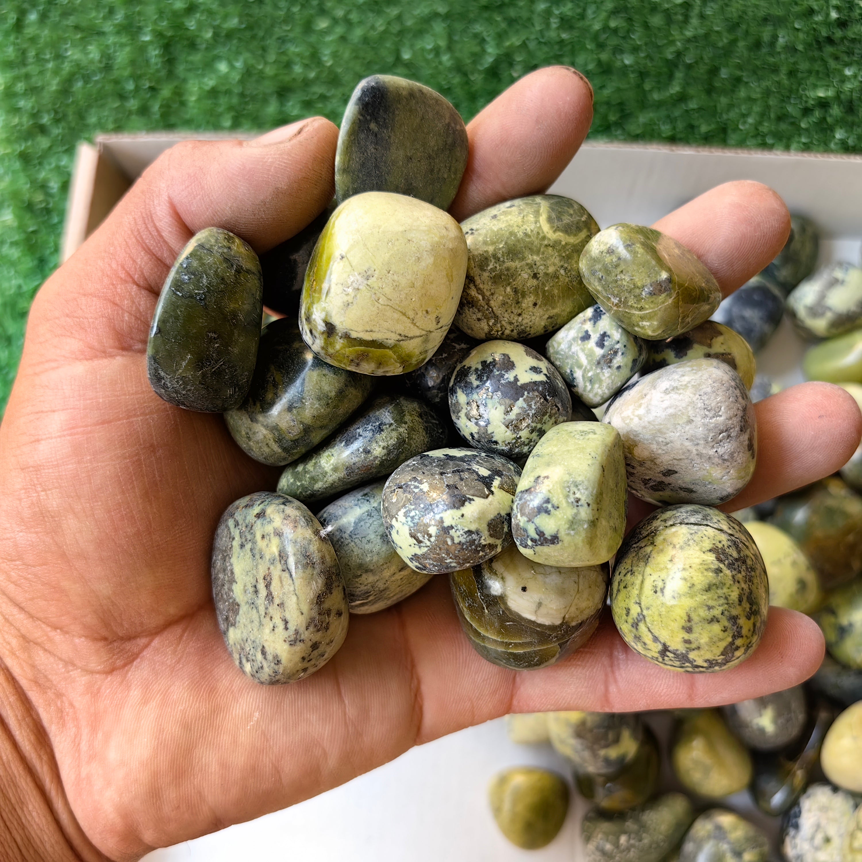 2 kg tumbled green serpentine