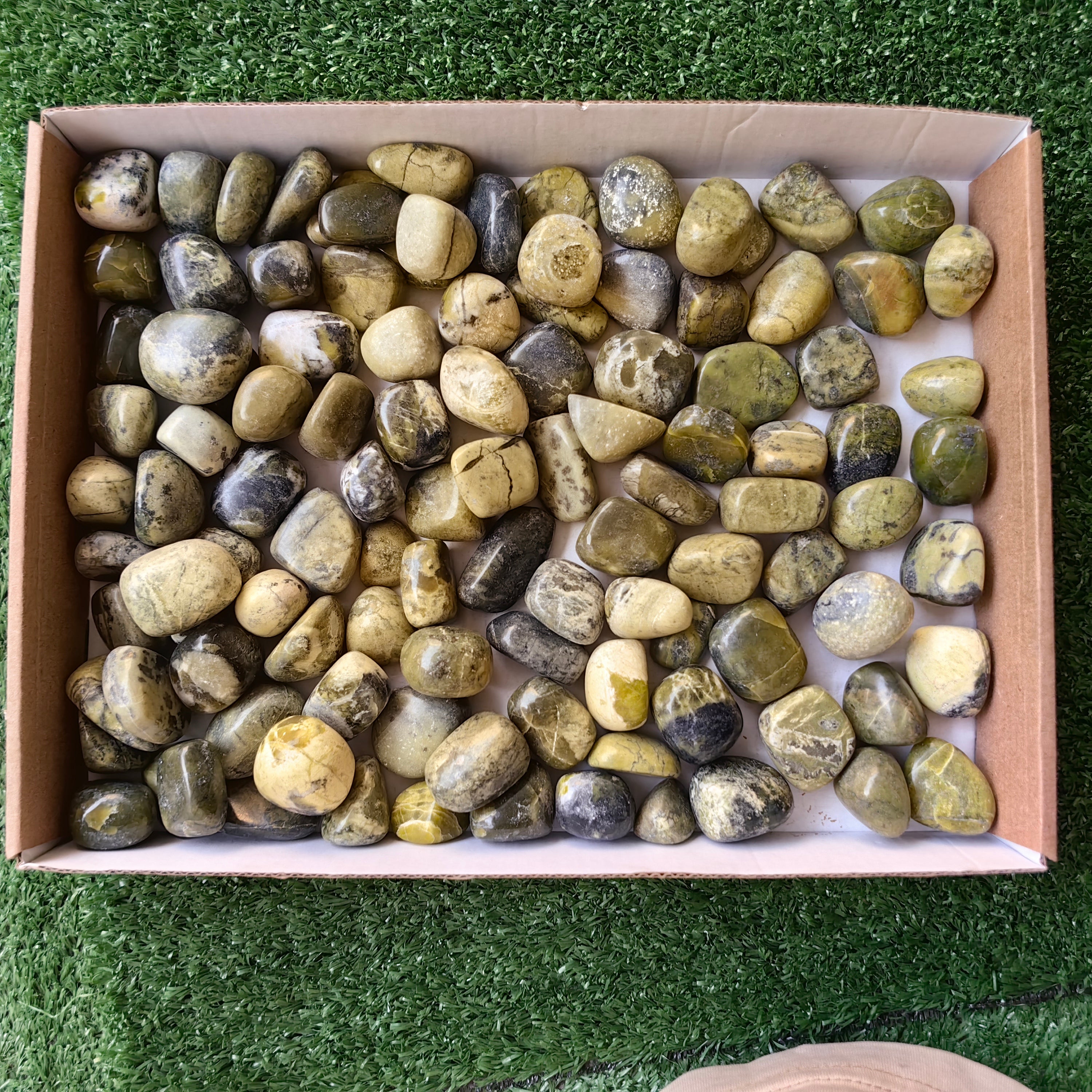 2 kg tumbled green serpentine